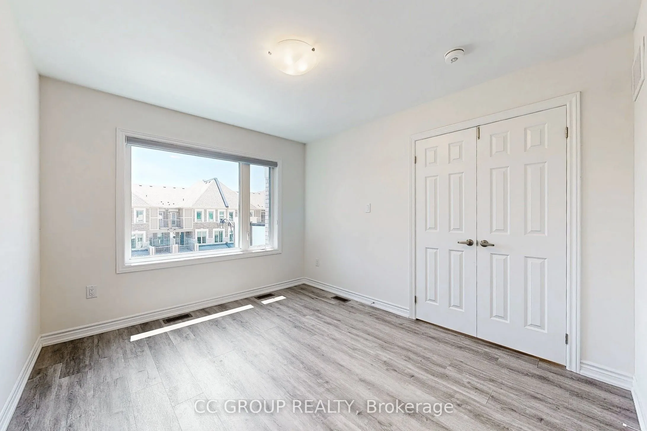 30 Thomas Frisby Jr Crescent