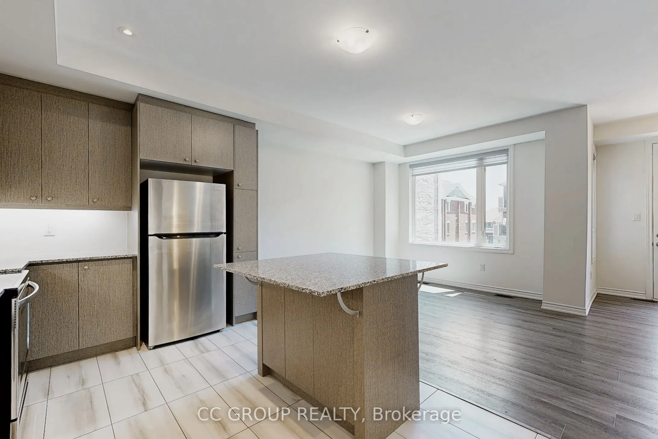 30 Thomas Frisby Jr Crescent