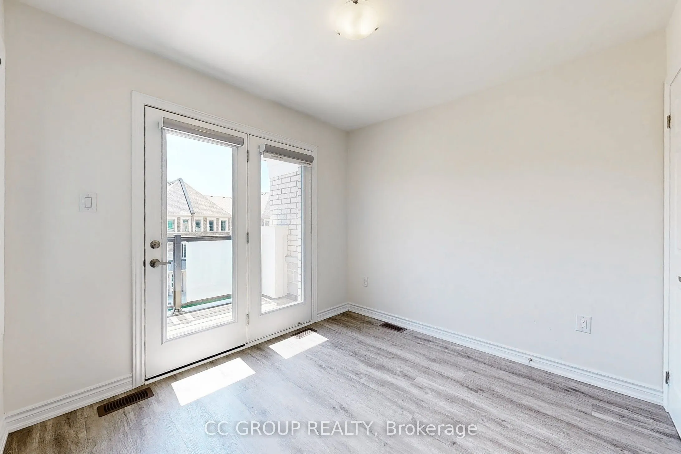 30 Thomas Frisby Jr Crescent