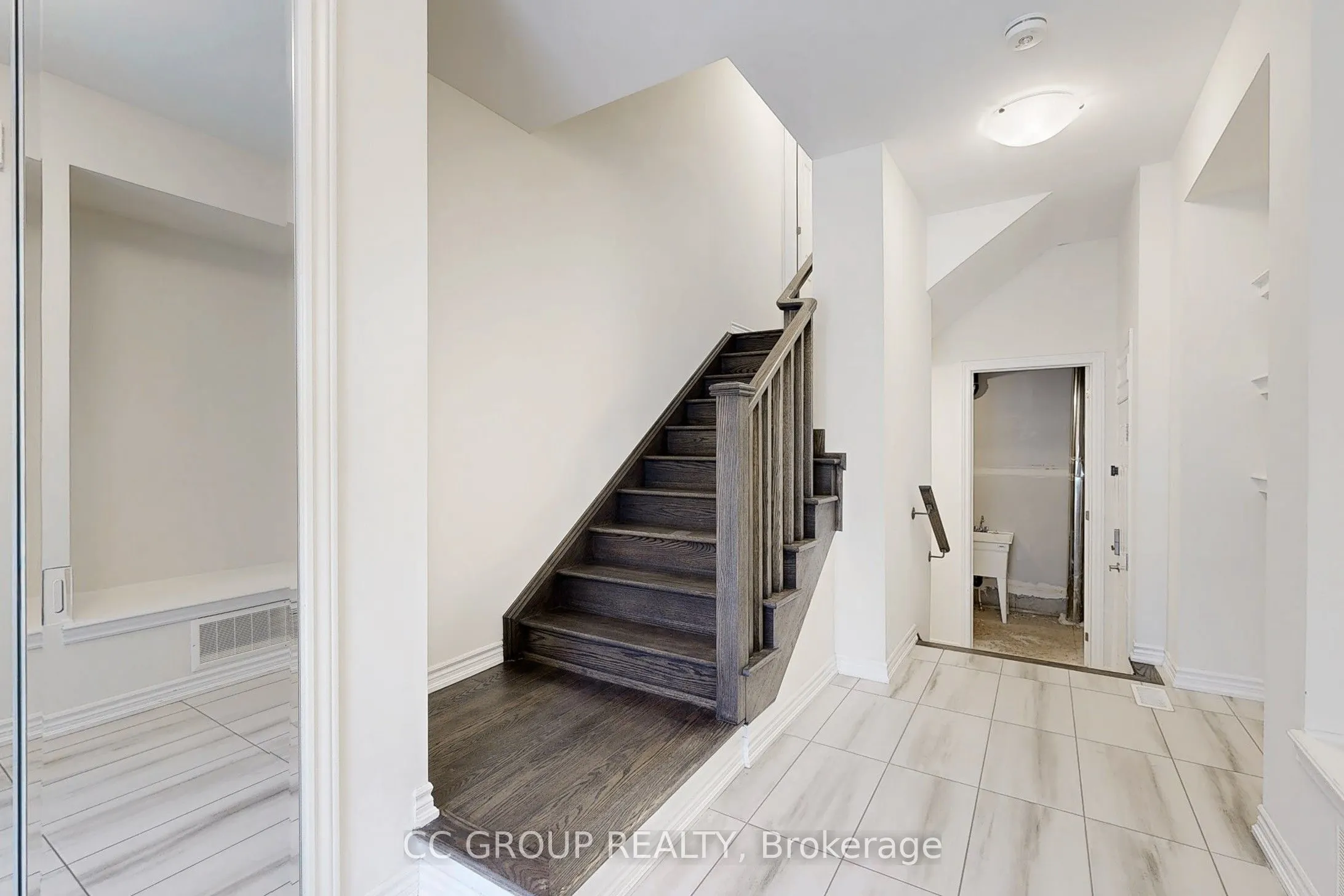 30 Thomas Frisby Jr Crescent