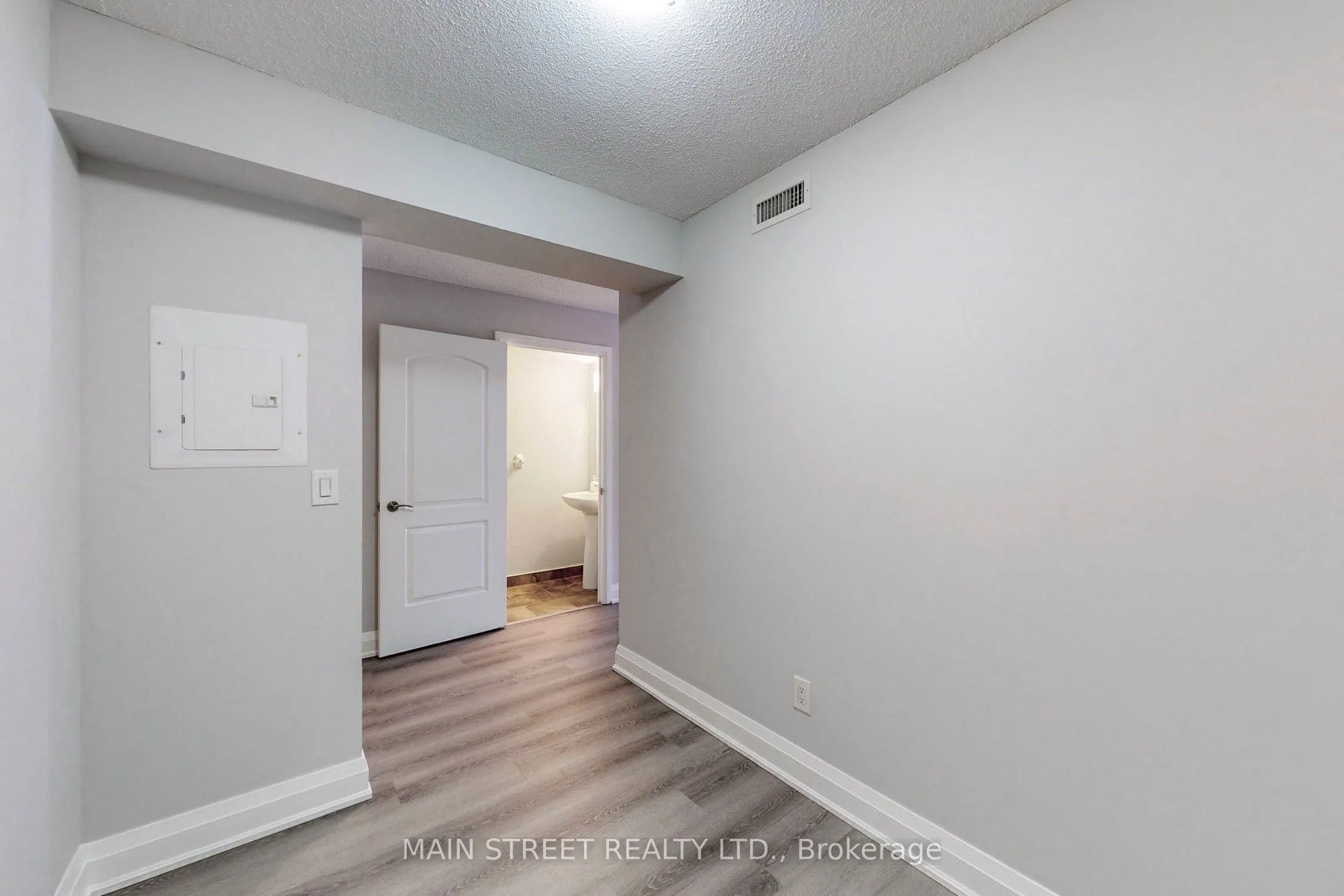 30 North Park Road, #903