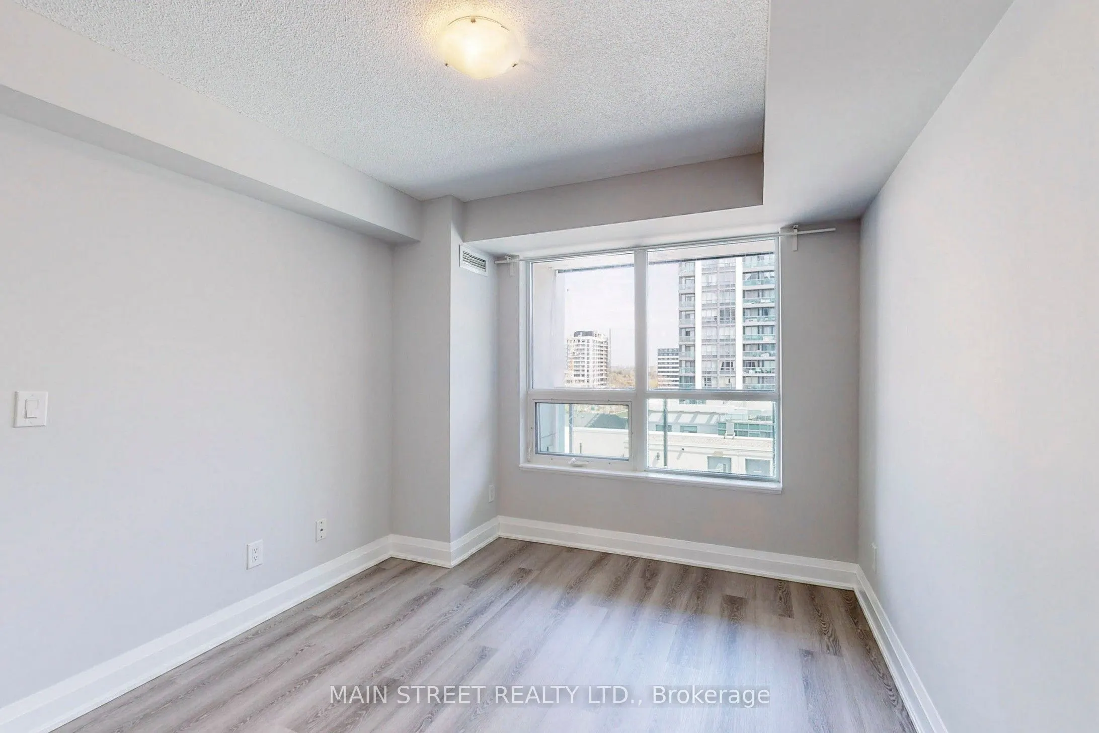 30 North Park Road, #903