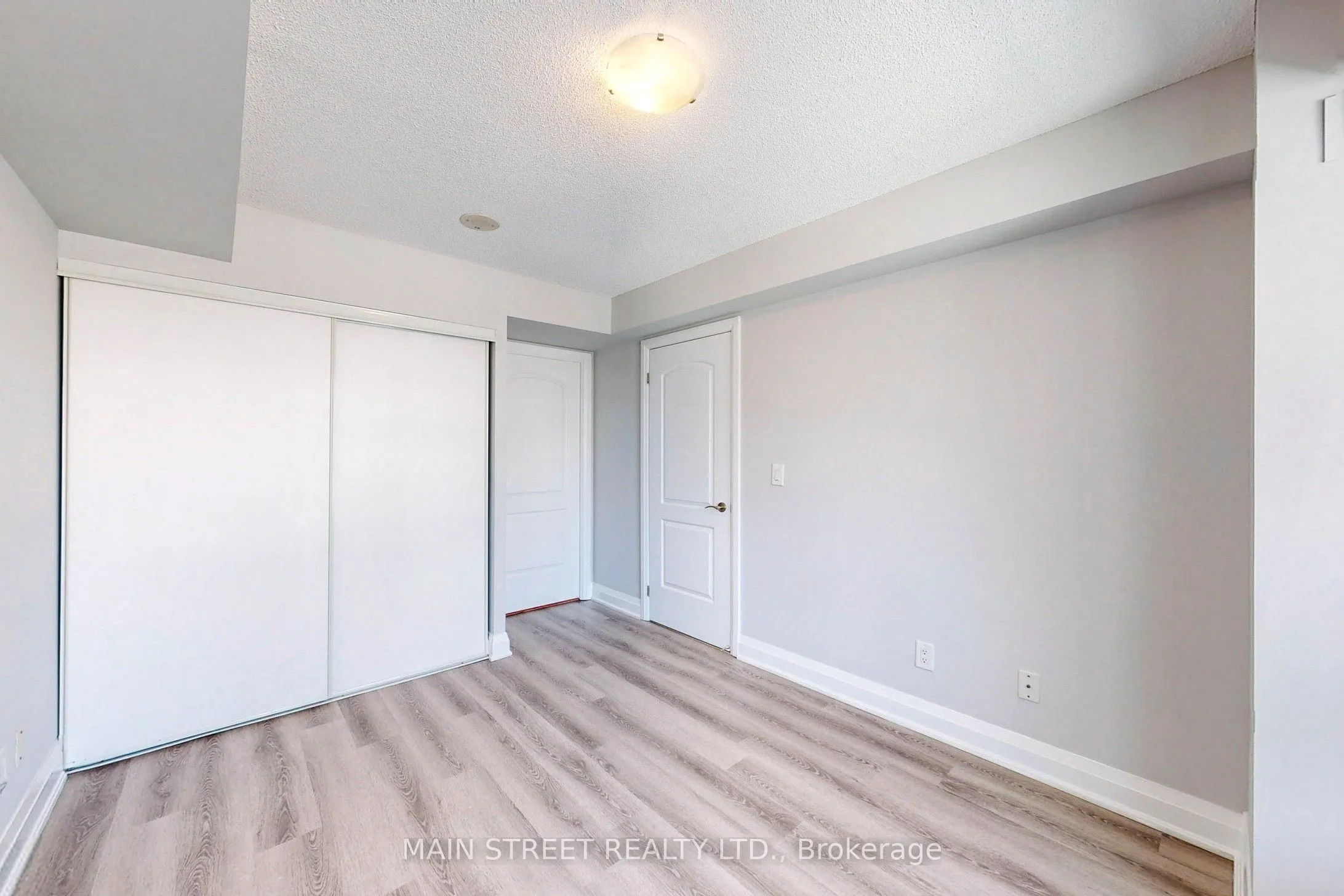 30 North Park Road, #903