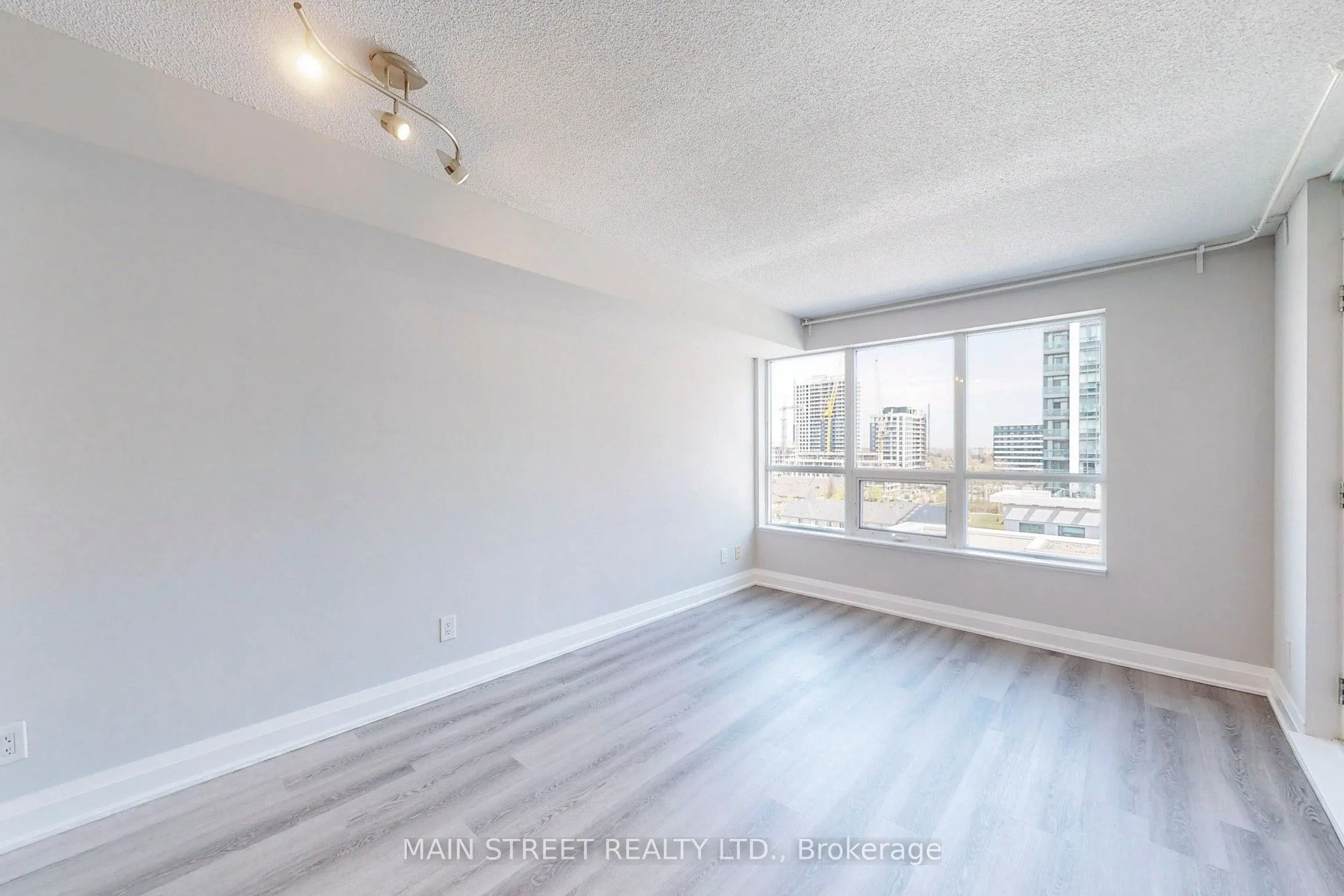 30 North Park Road, #903