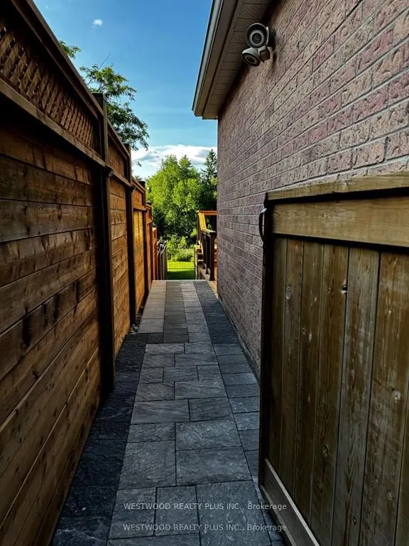 60 Cranberry Lane, #Lower L