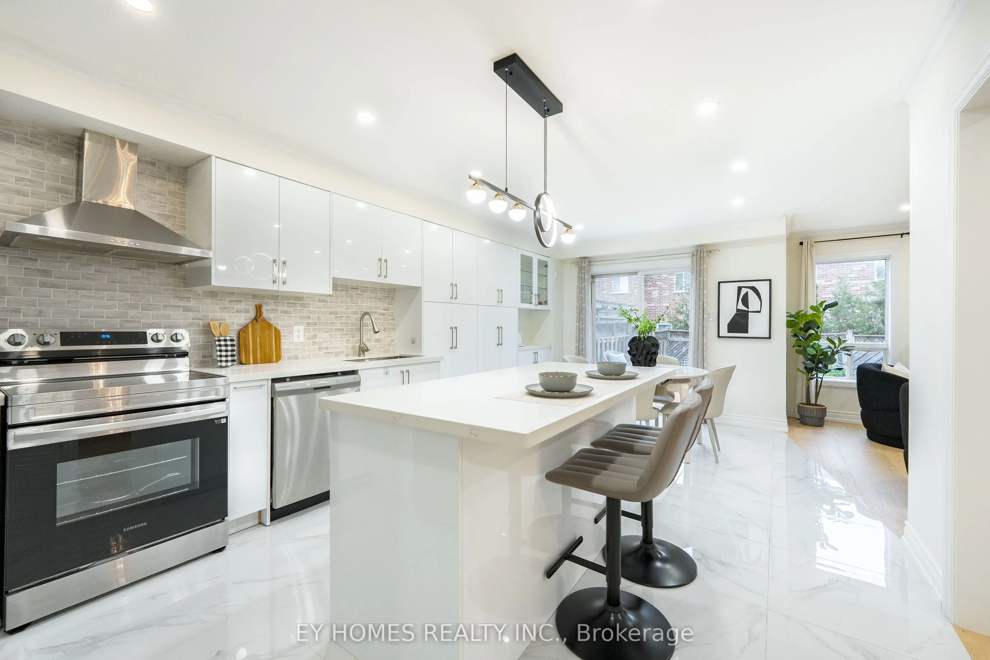 285 St. Joan Of Arc Avenue