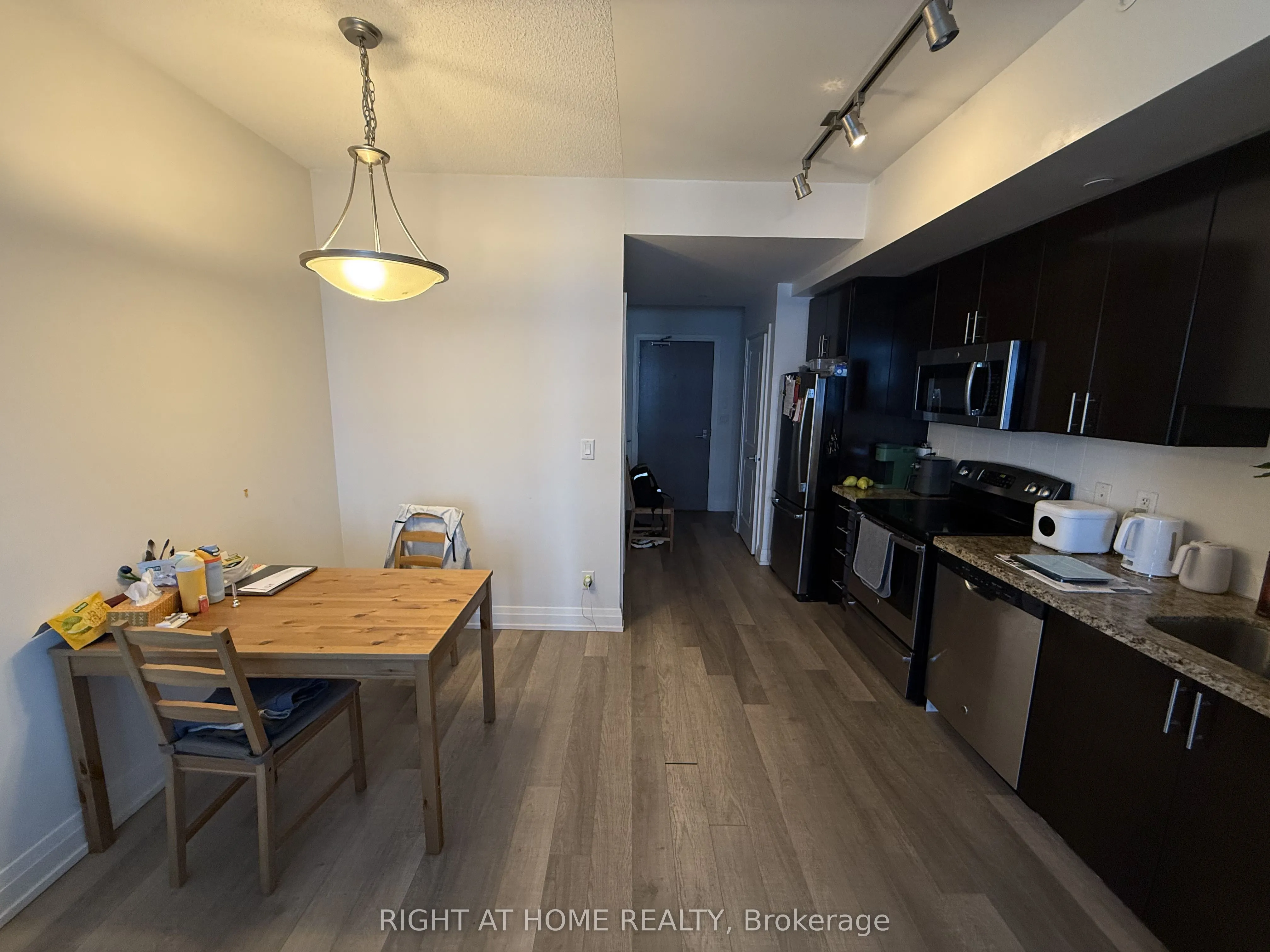 7167 Yonge Street, #Ph307