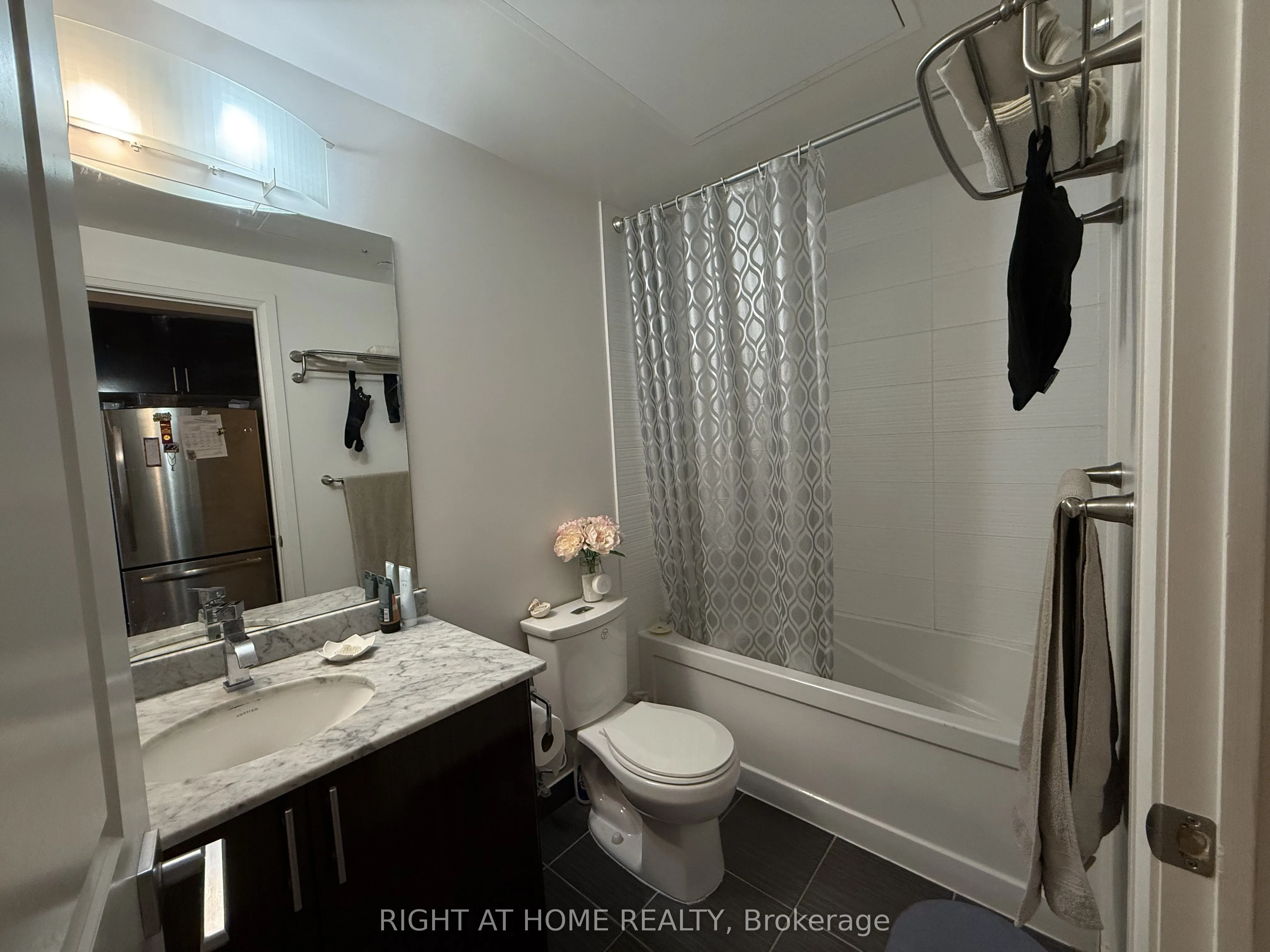 7167 Yonge Street, #Ph307