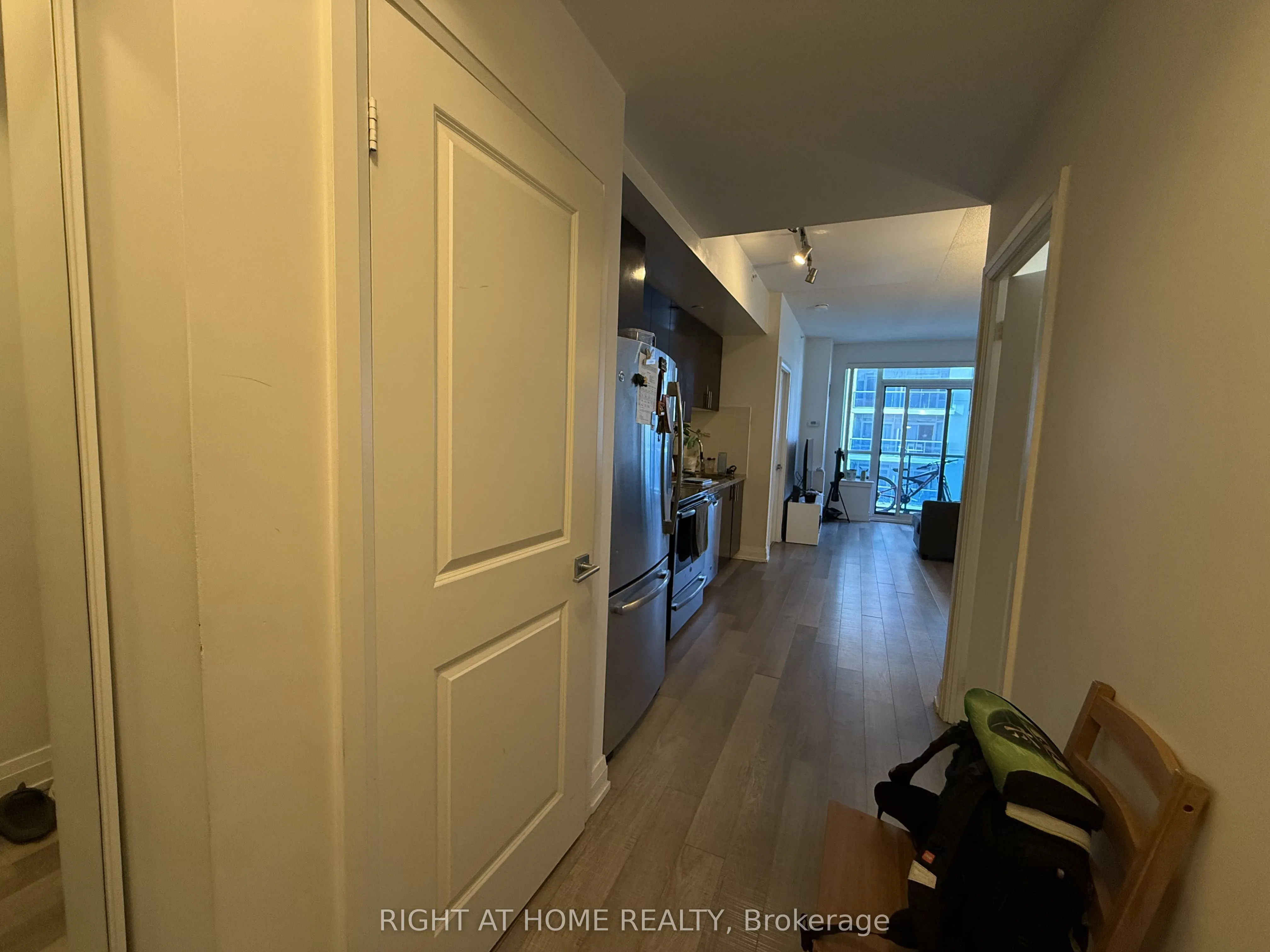 7167 Yonge Street, #Ph307