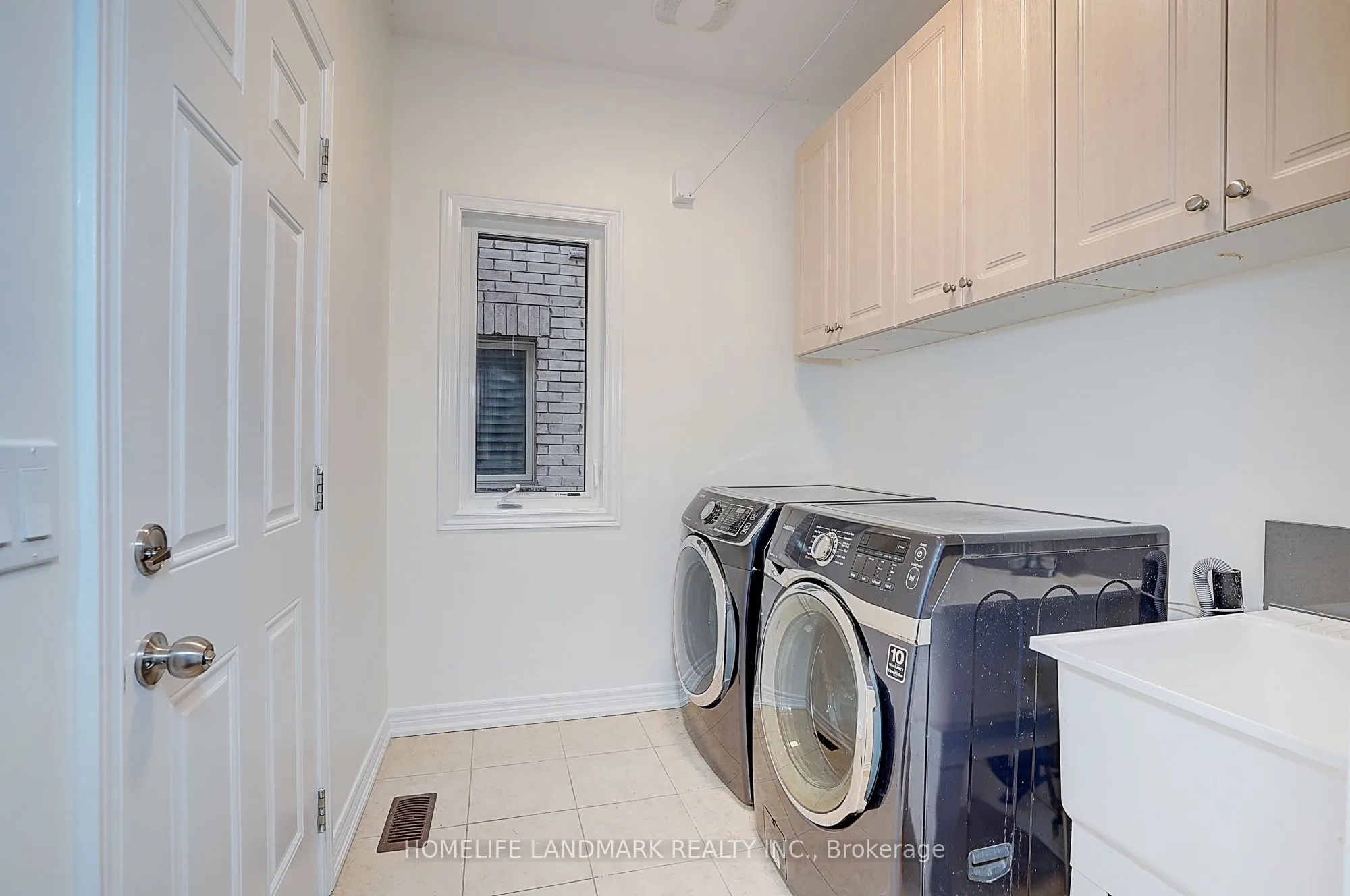 16 beacon piont Street