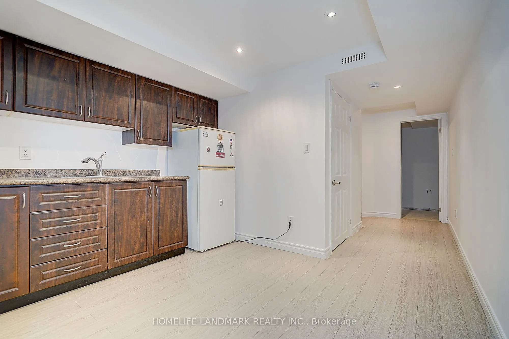 16 beacon piont Street