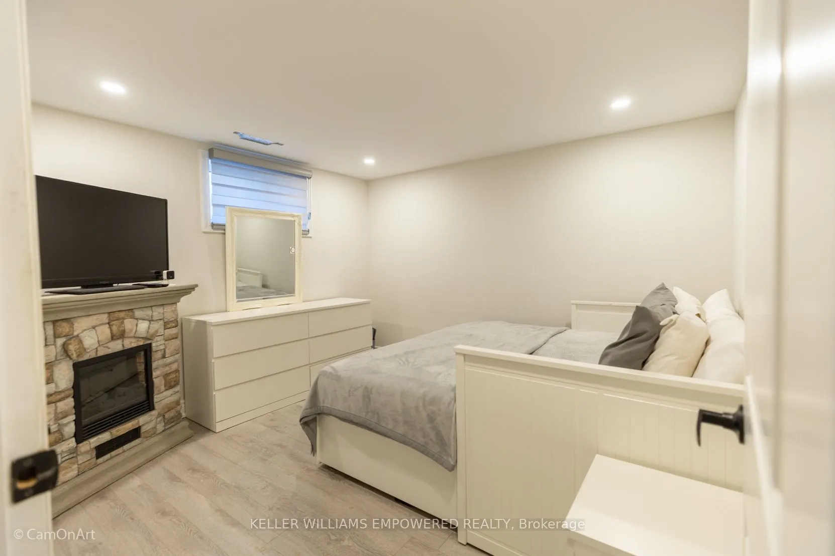 333 Paliser Crescent S