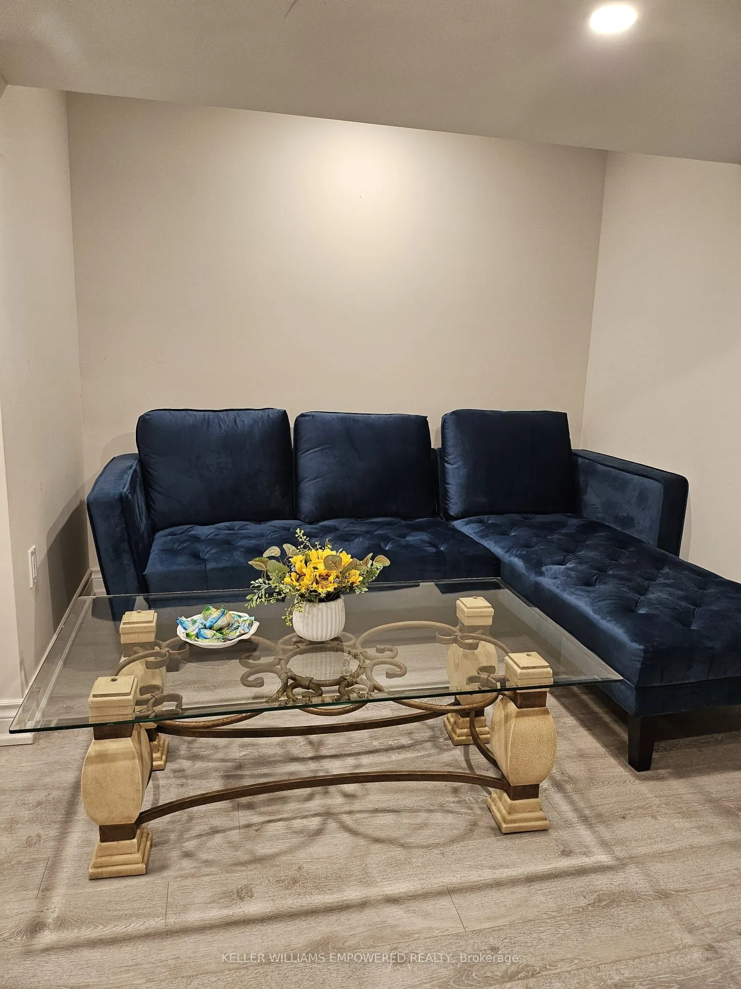 333 Paliser Crescent S