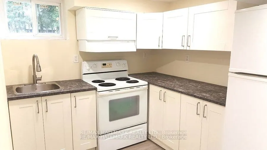 9884 Bayview Avenue, #Lower