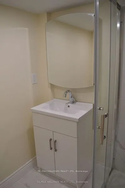 9884 Bayview Avenue, #Lower