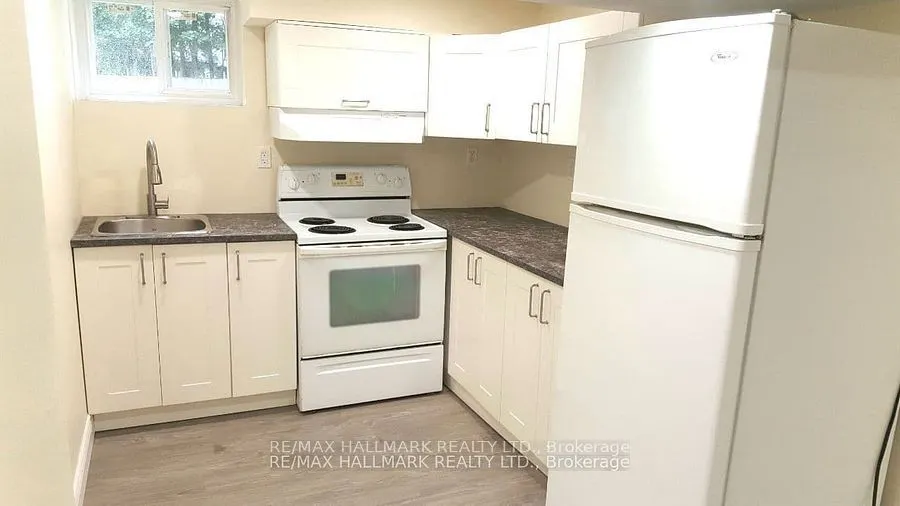 9884 Bayview Avenue, #Lower