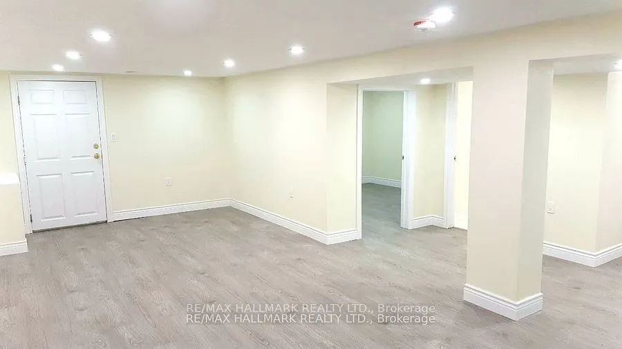 9884 Bayview Avenue, #Lower