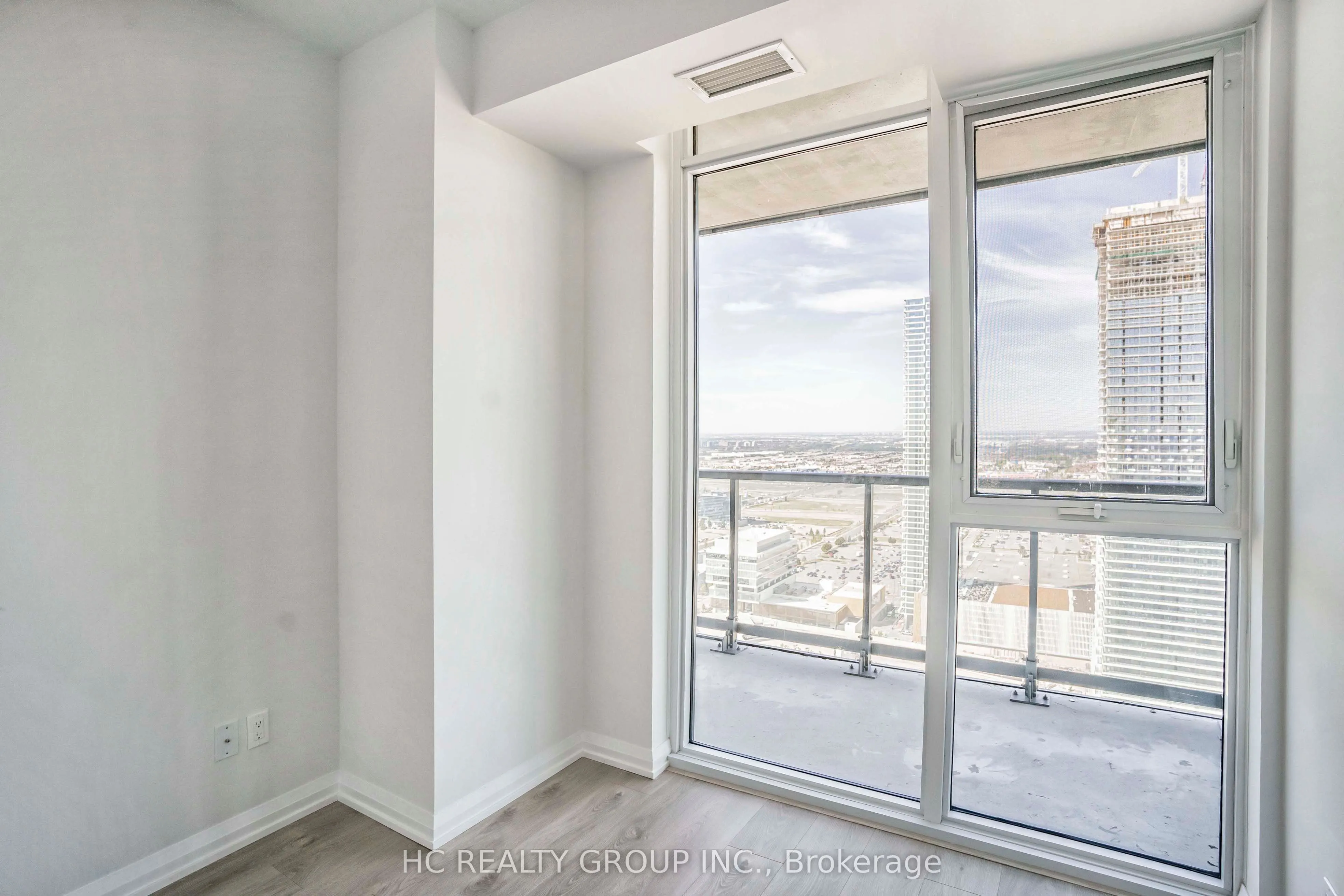 7895 Jane Street, #Lph10