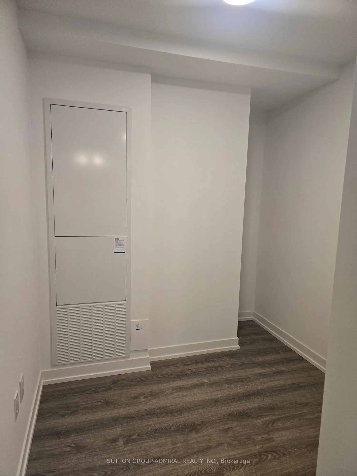 8 INTERCHANGE Way, #502