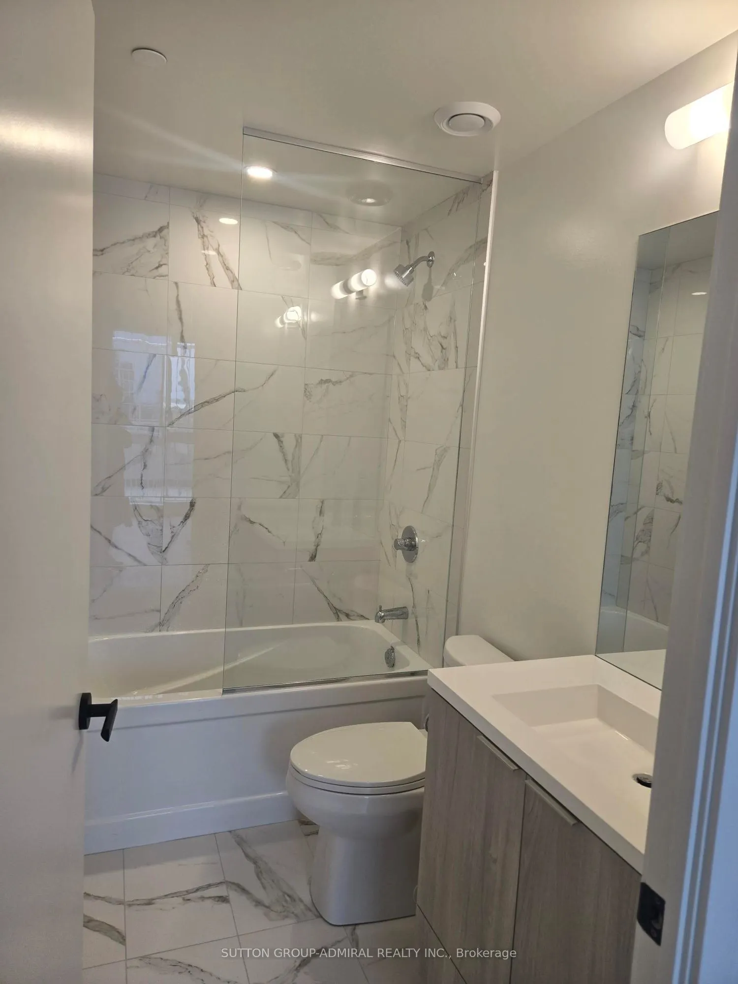 8 INTERCHANGE Way, #502