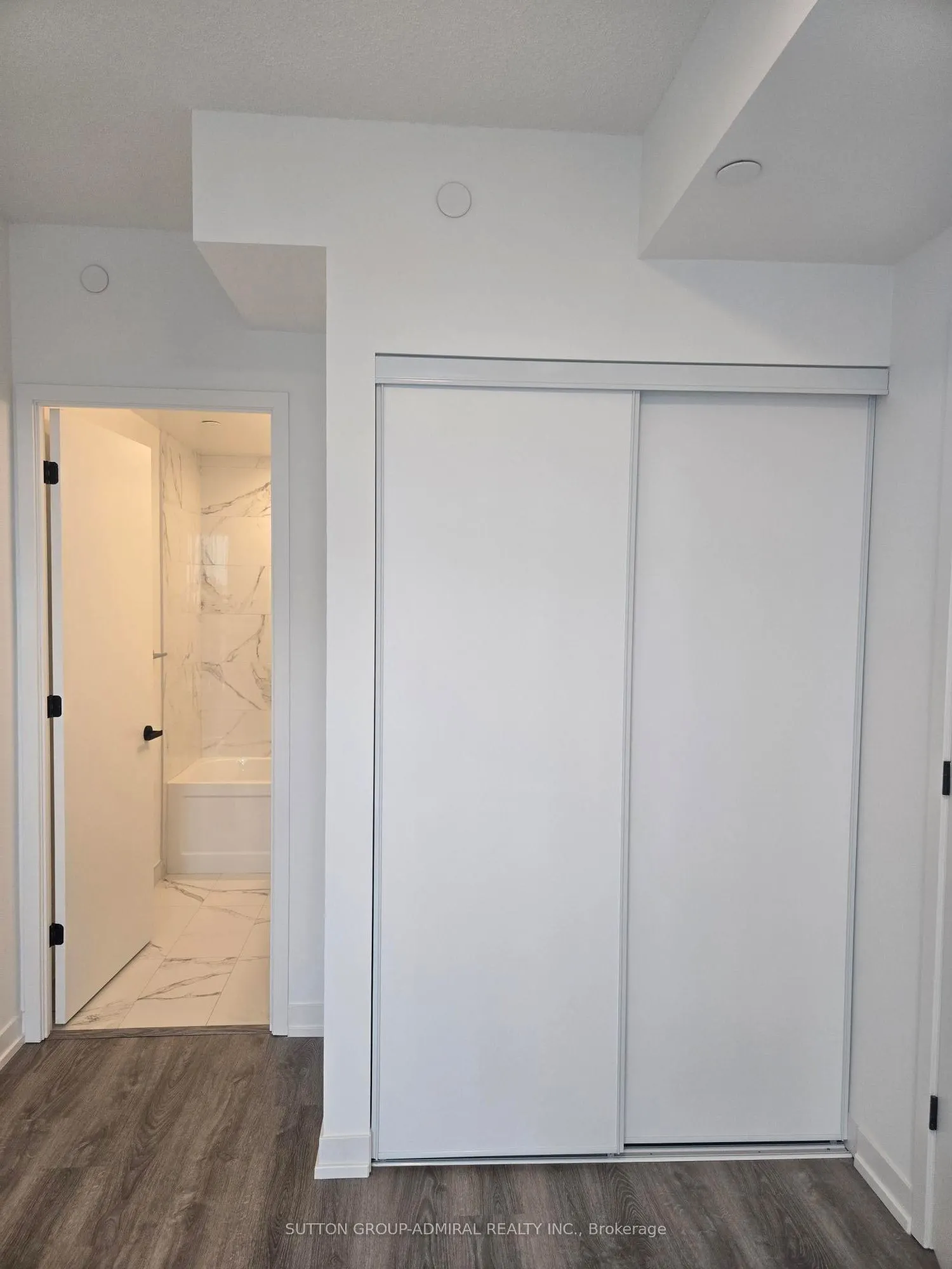 8 INTERCHANGE Way, #502