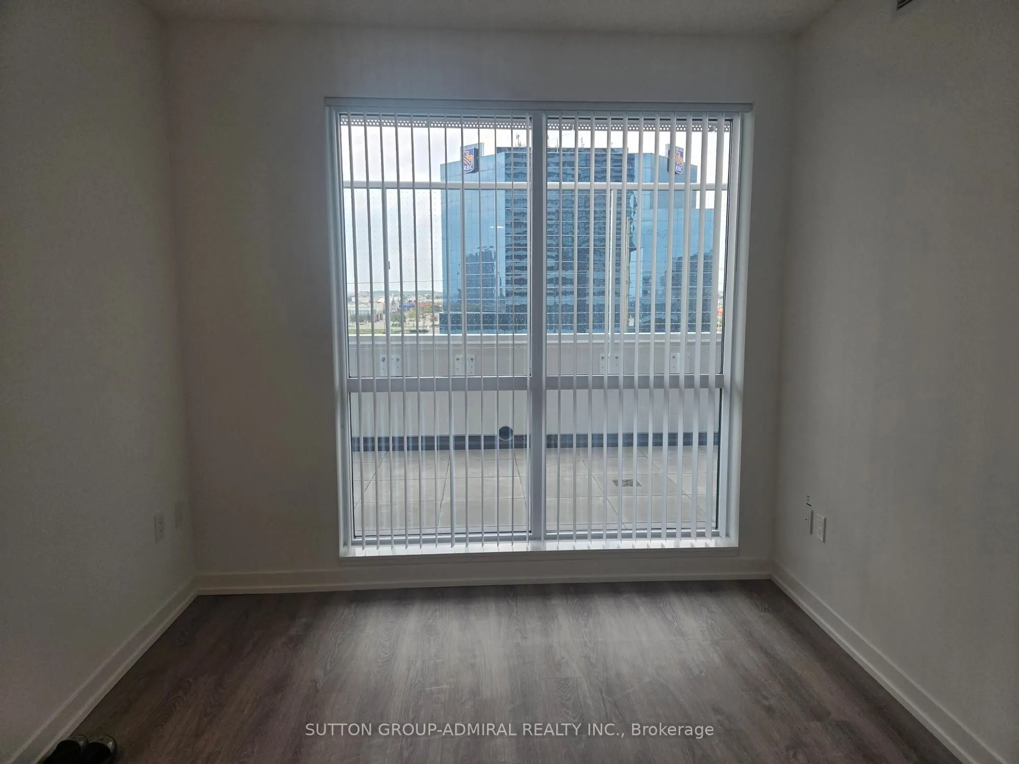 8 INTERCHANGE Way, #502