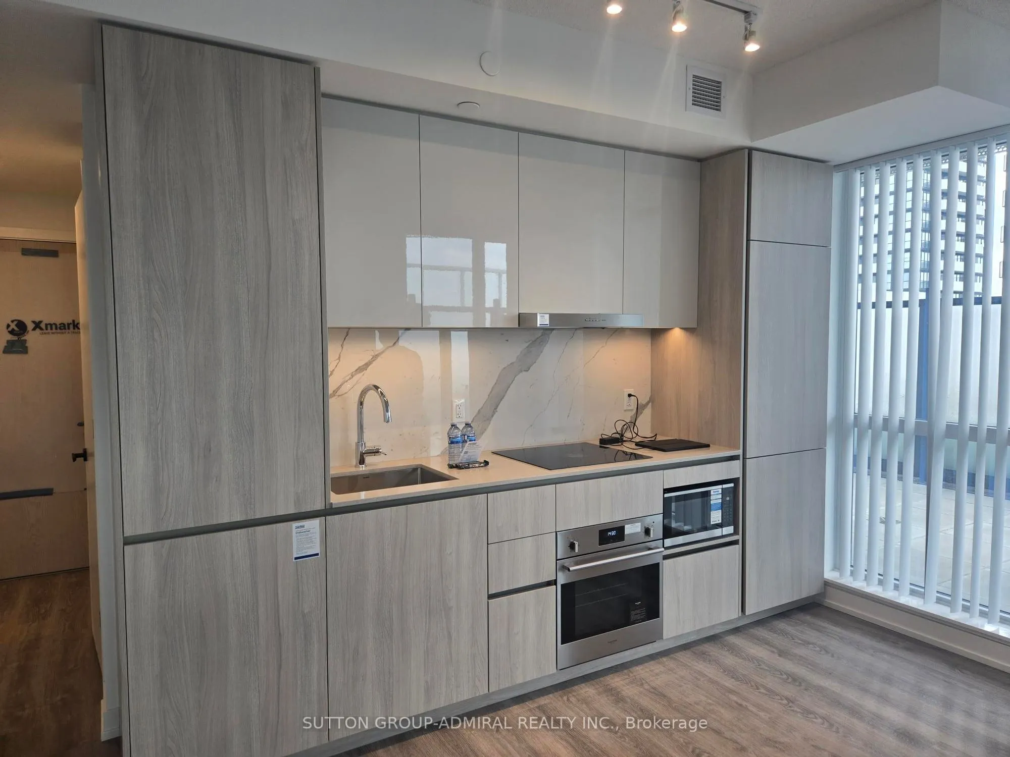 8 INTERCHANGE Way, #502