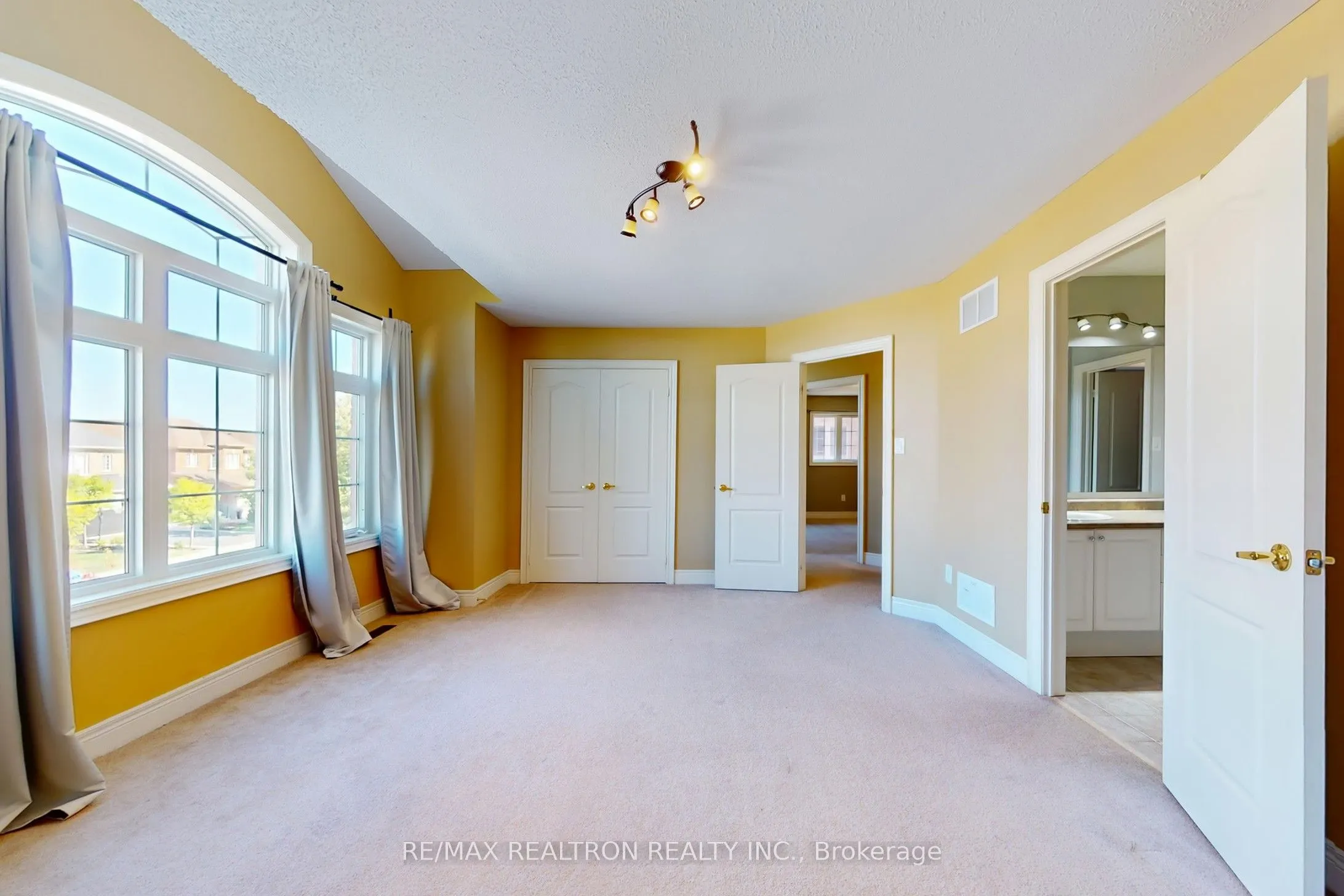 363 Maria Antonia Road