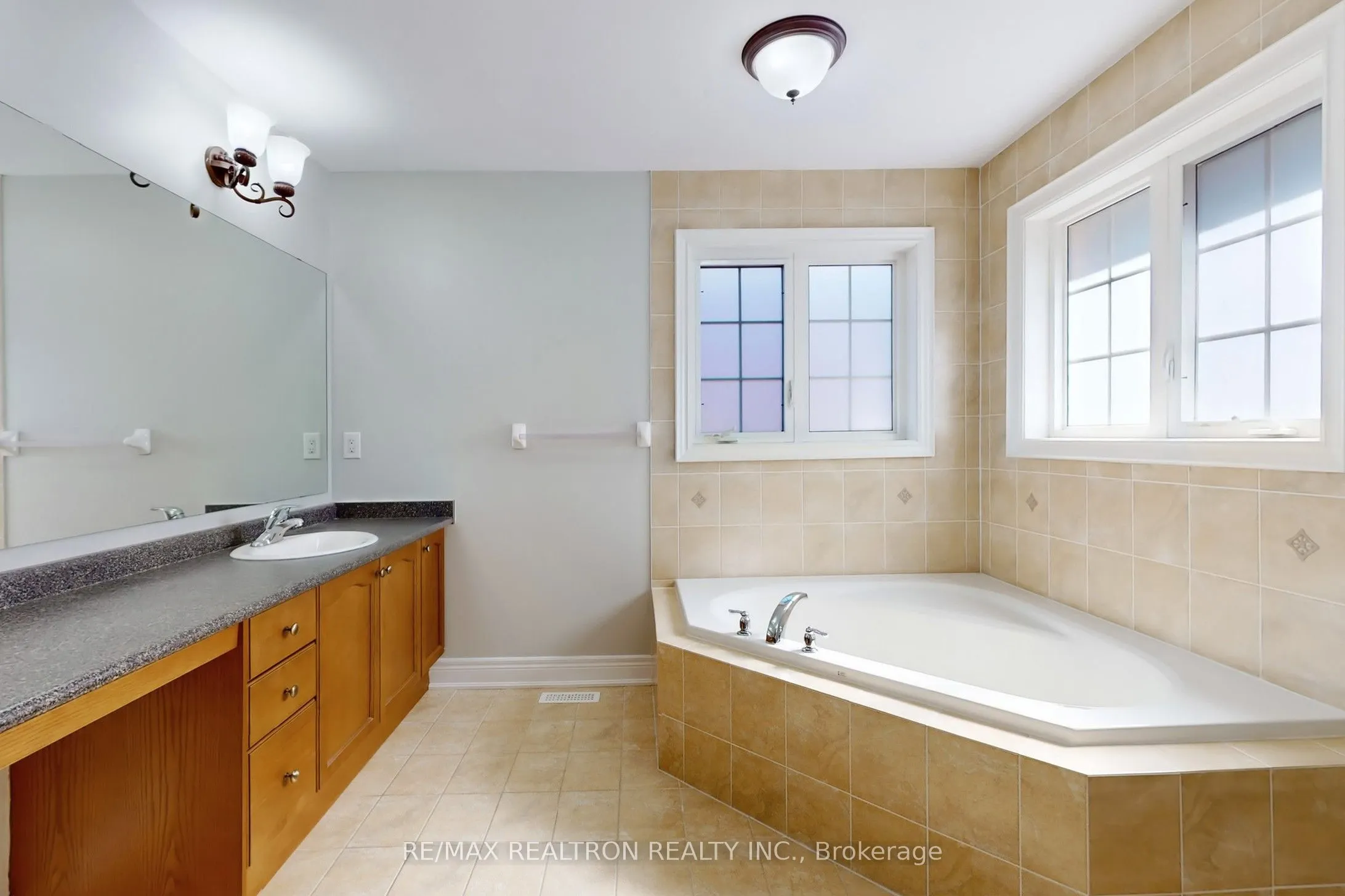 363 Maria Antonia Road