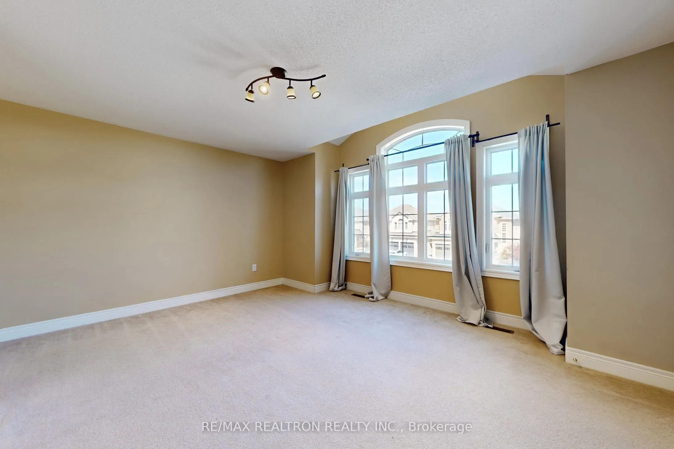 363 Maria Antonia Road