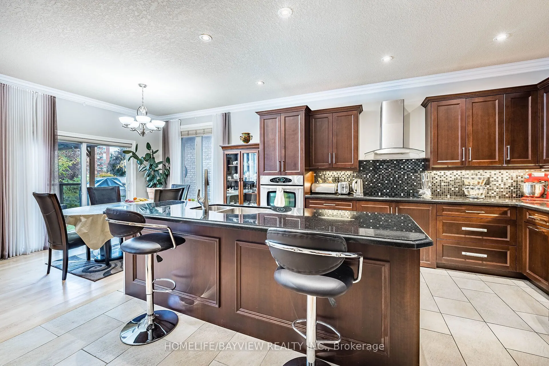 202 John Street W