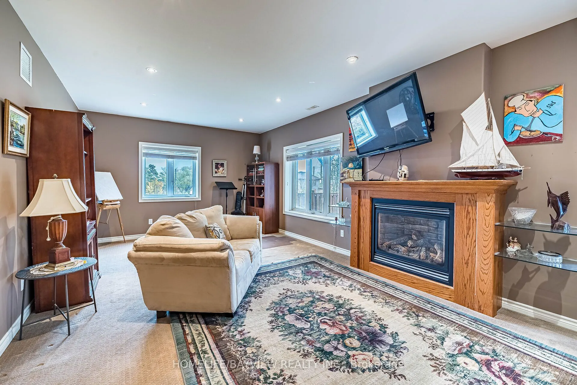 202 John Street W