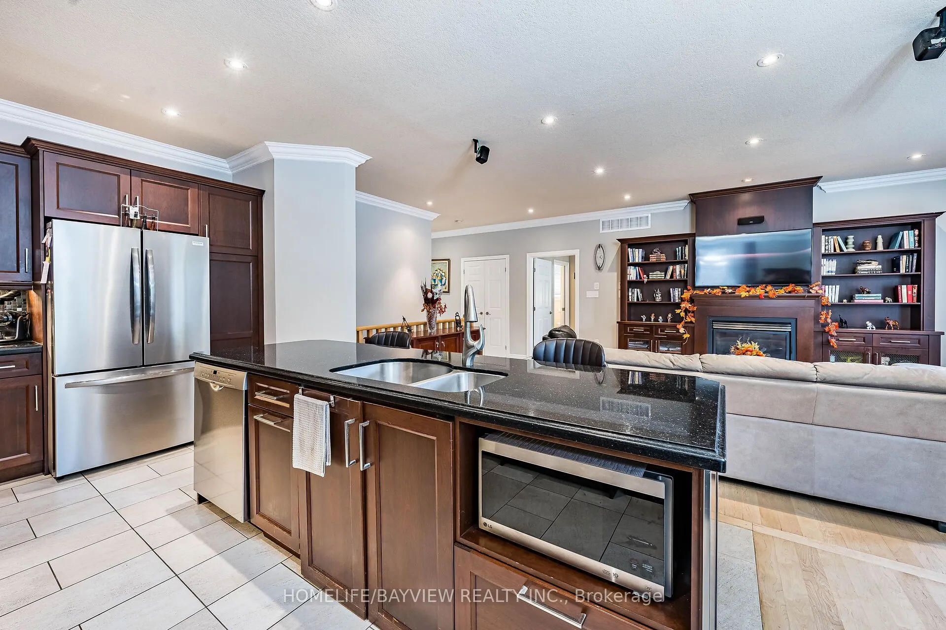 202 John Street W