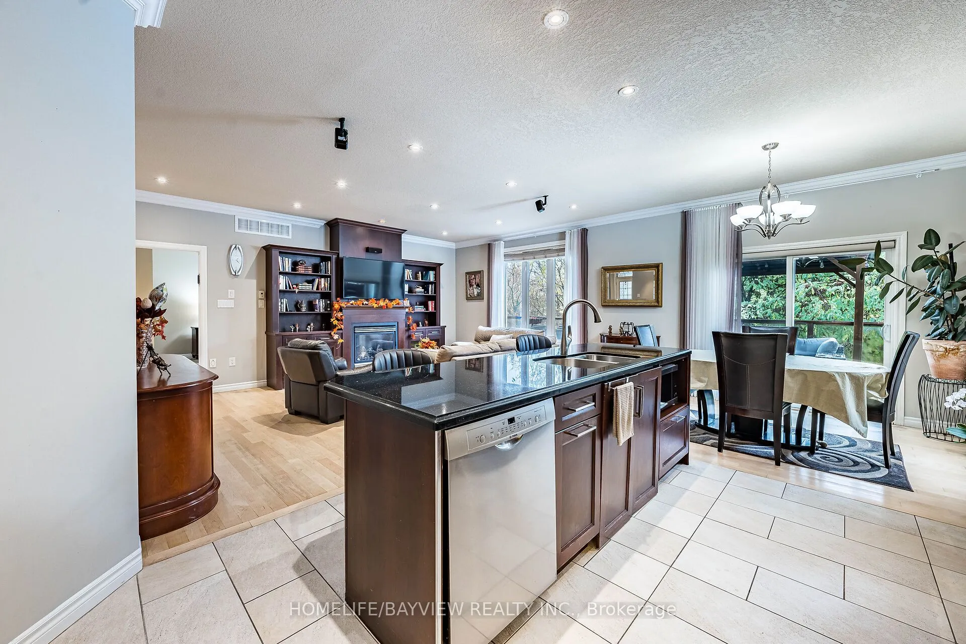 202 John Street W