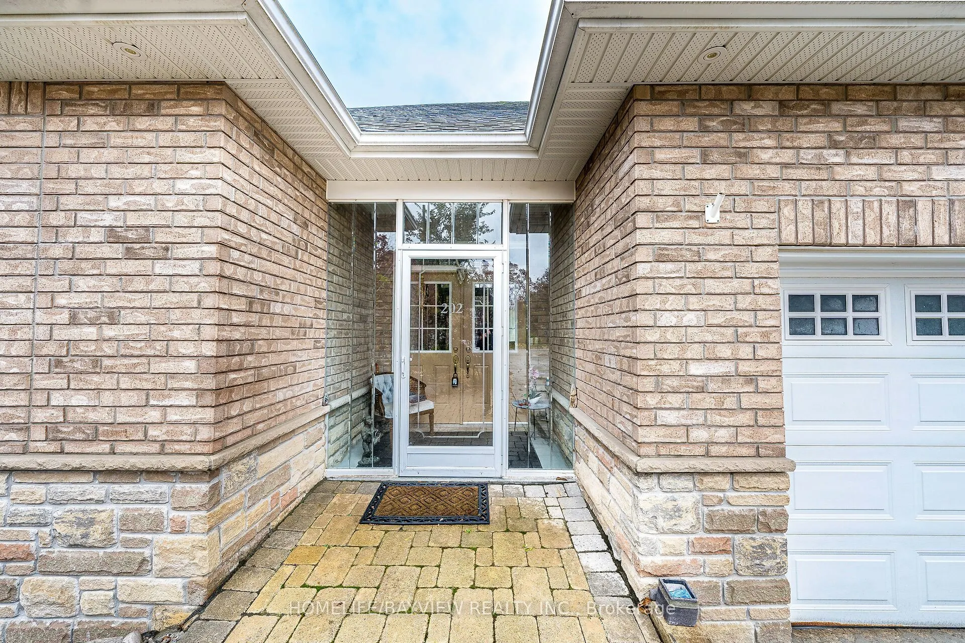202 John Street W