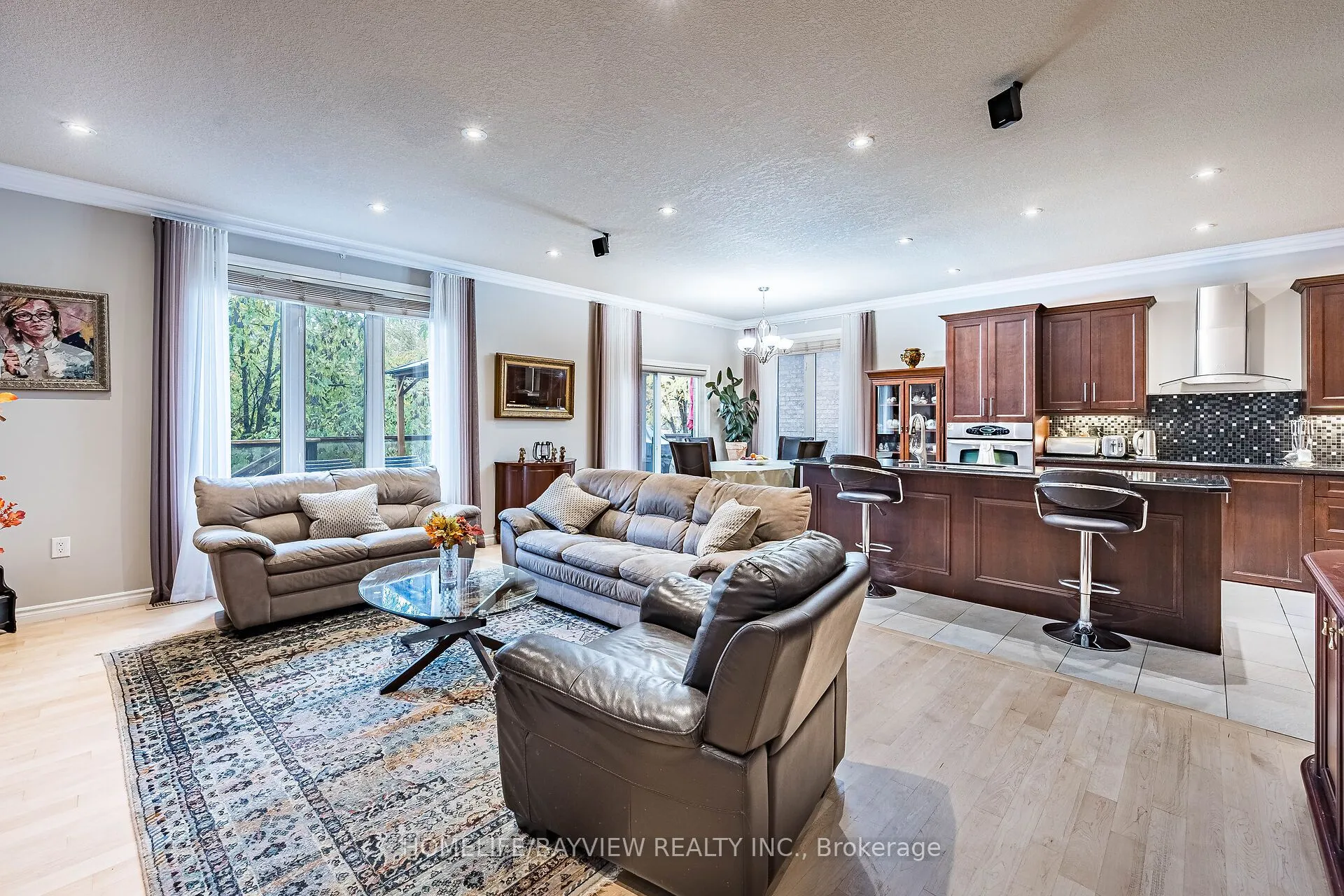 202 John Street W