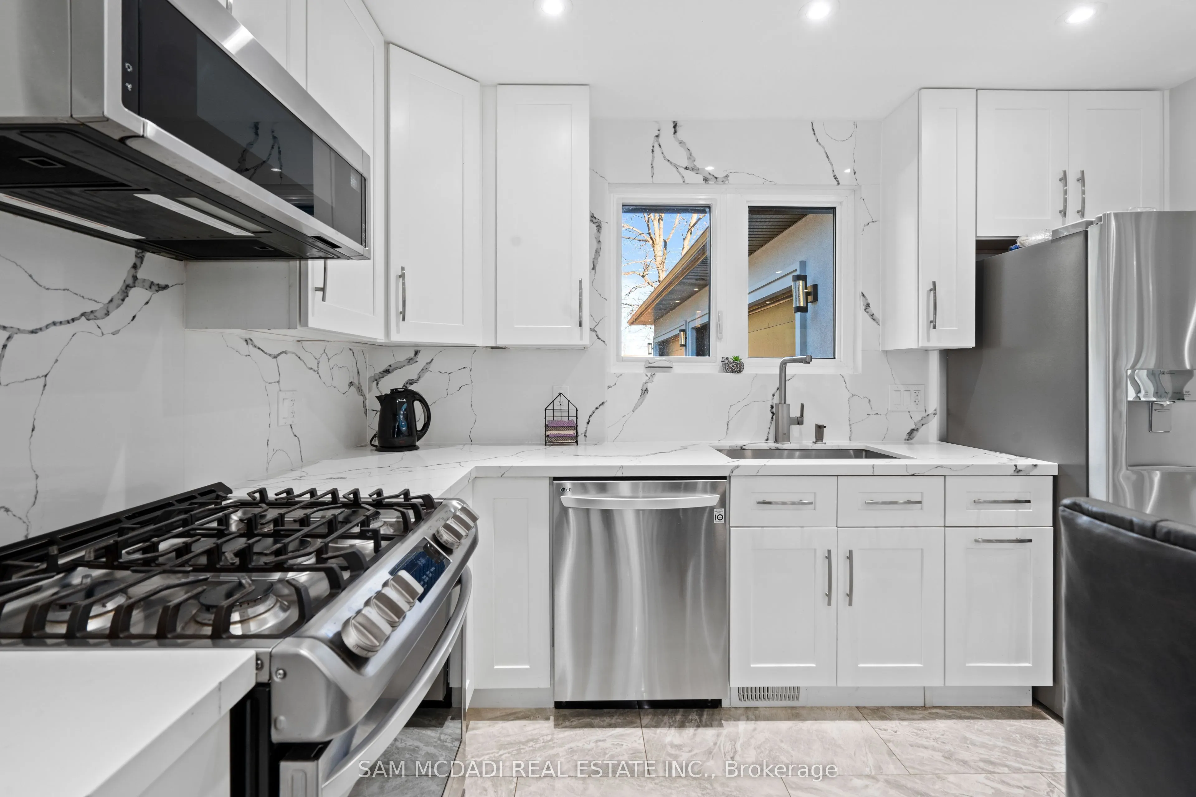 2993 Innisfil Beach Road