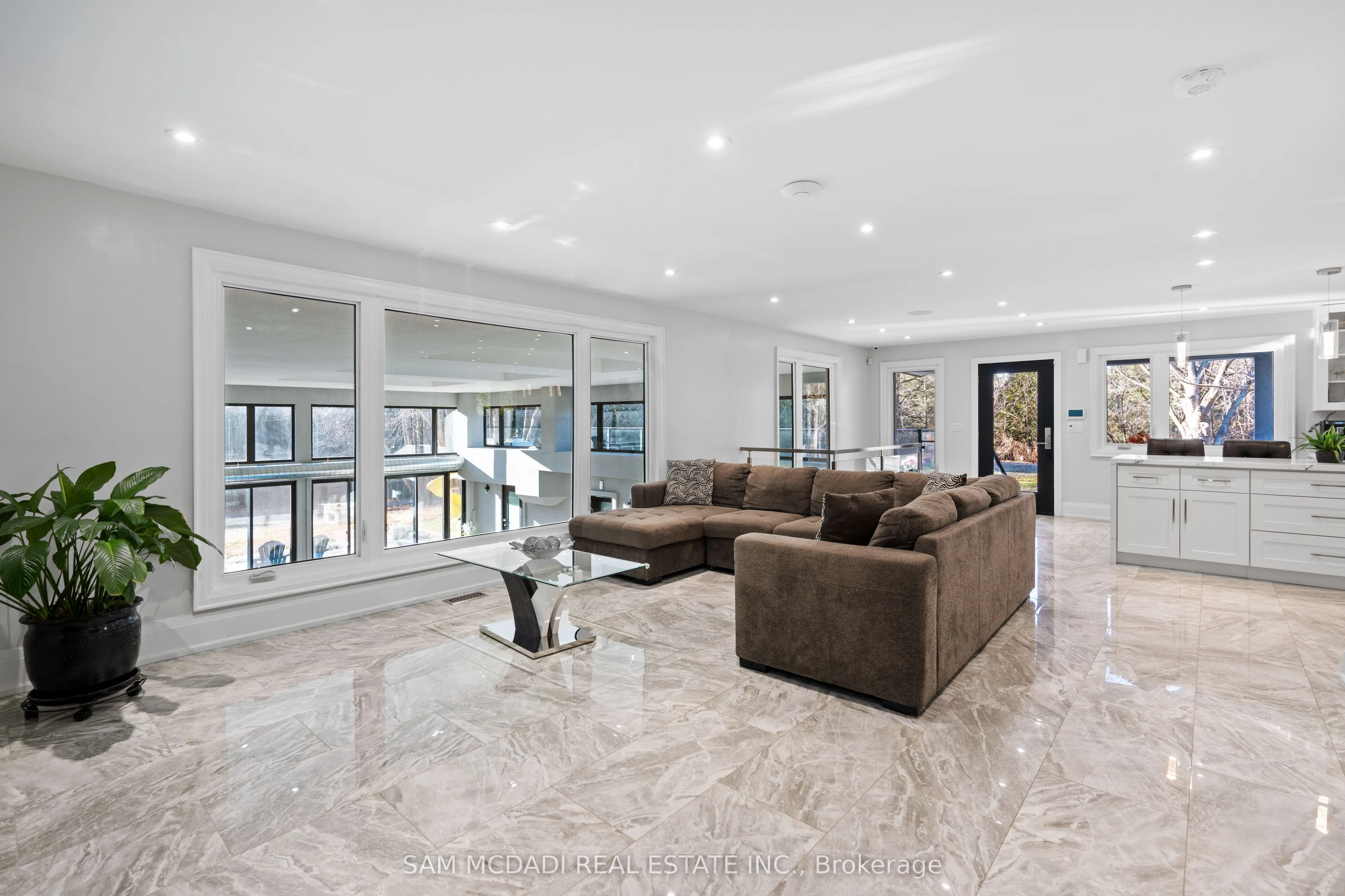 2993 Innisfil Beach Road