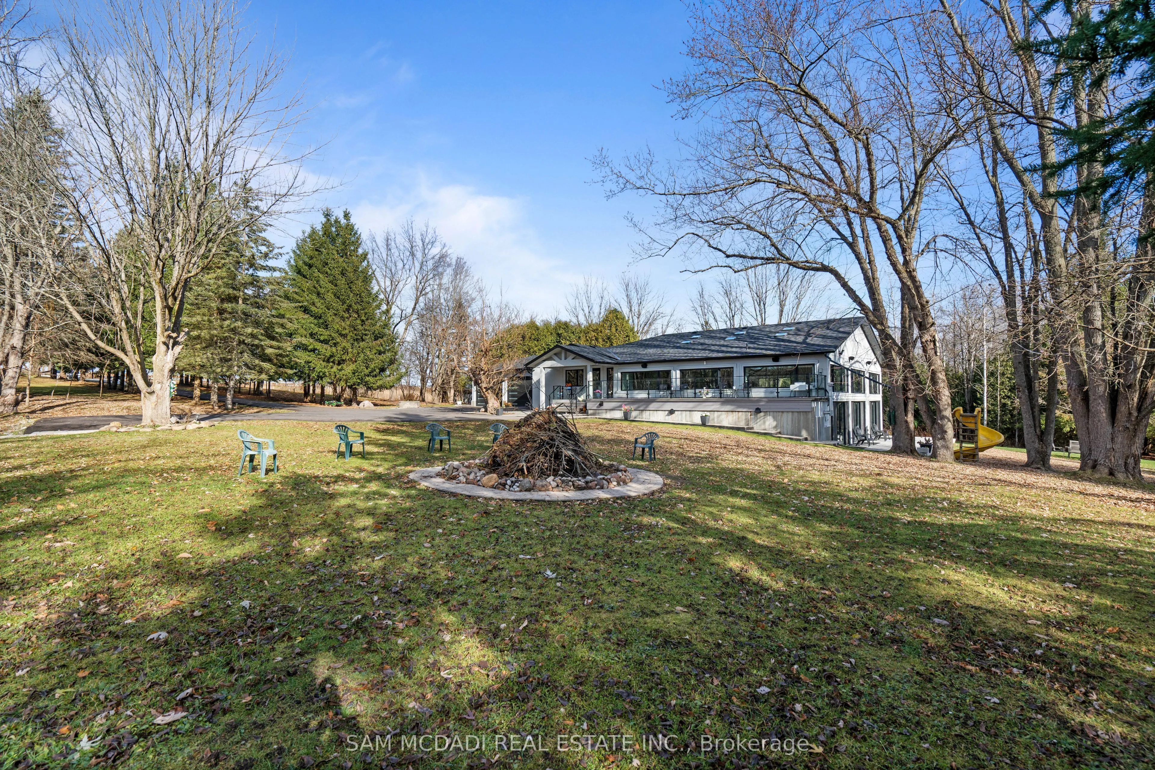 2993 Innisfil Beach Road