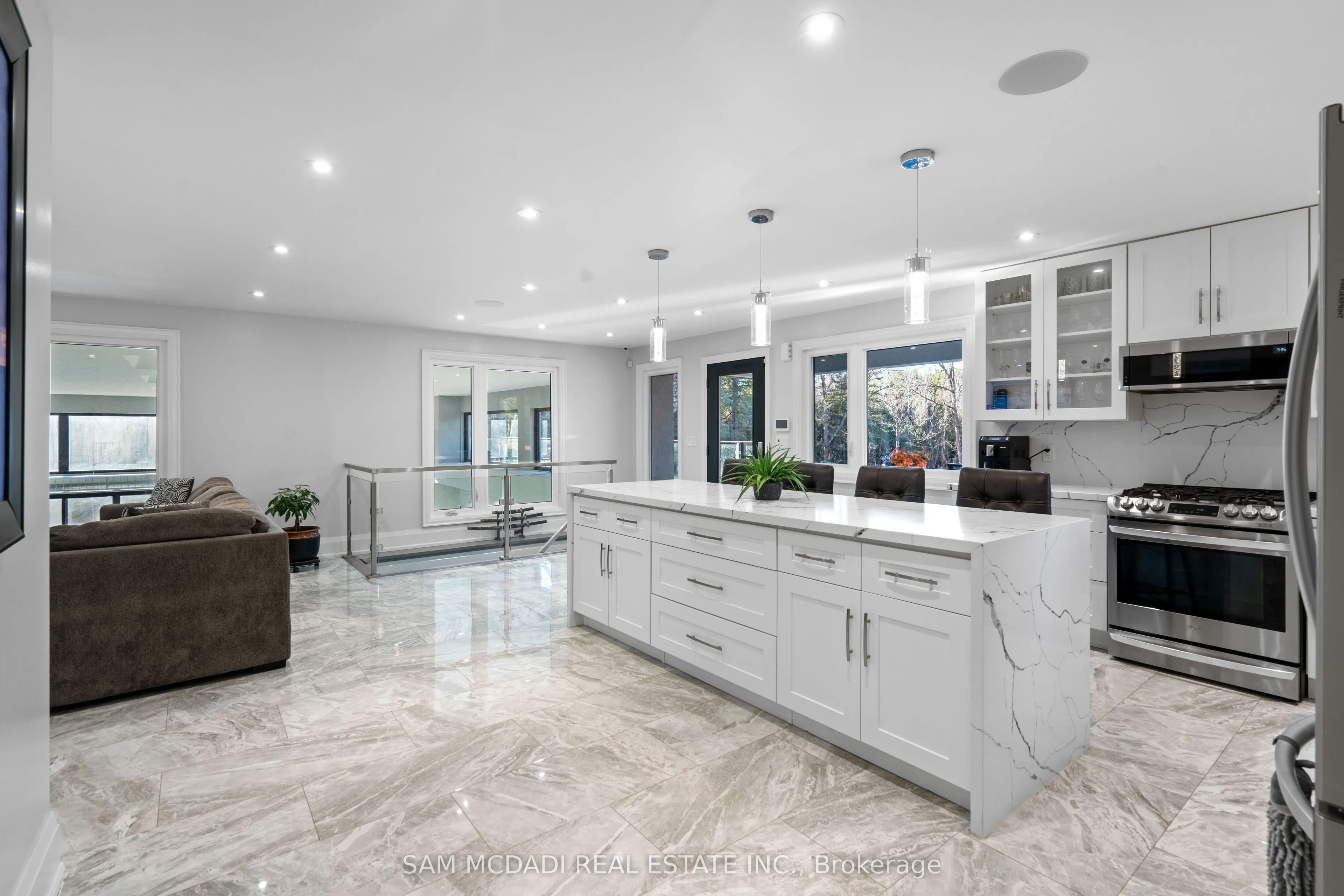 2993 Innisfil Beach Road