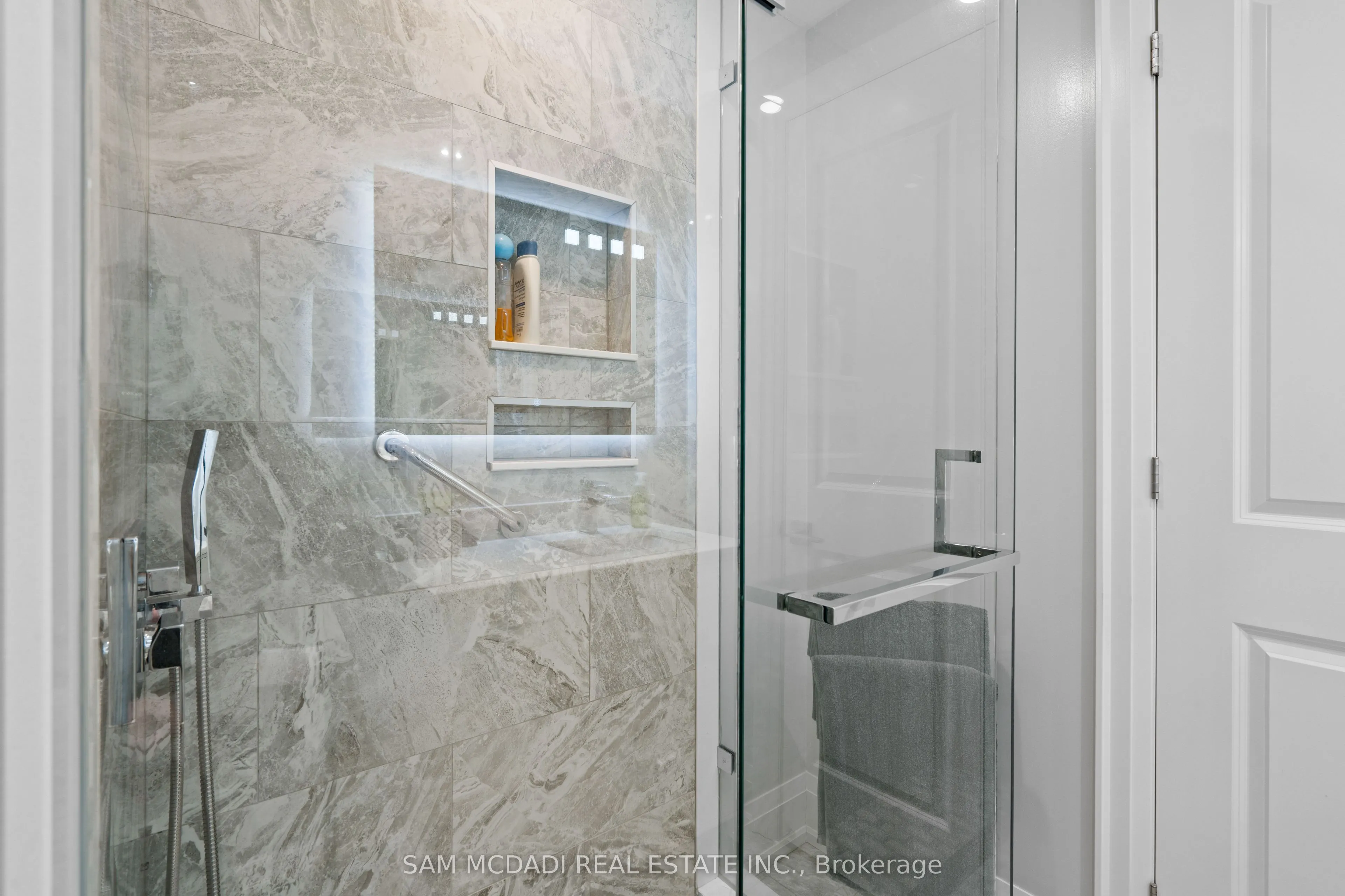 2993 Innisfil Beach Road