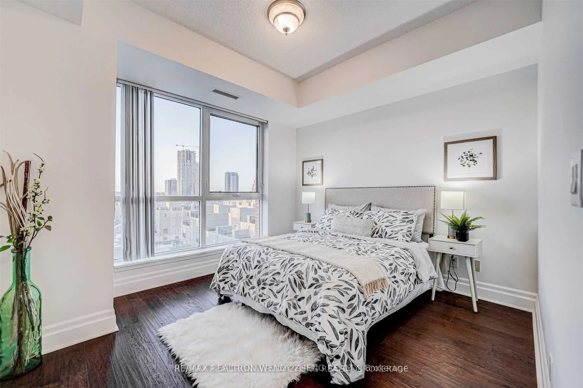 1 Upper Duke Crescent, #609