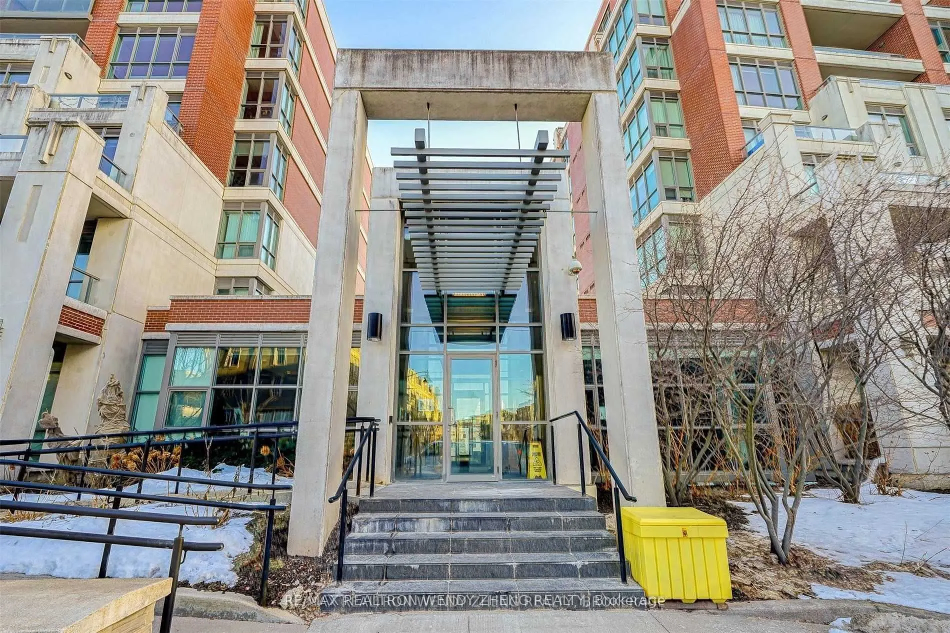 1 Upper Duke Crescent, #609