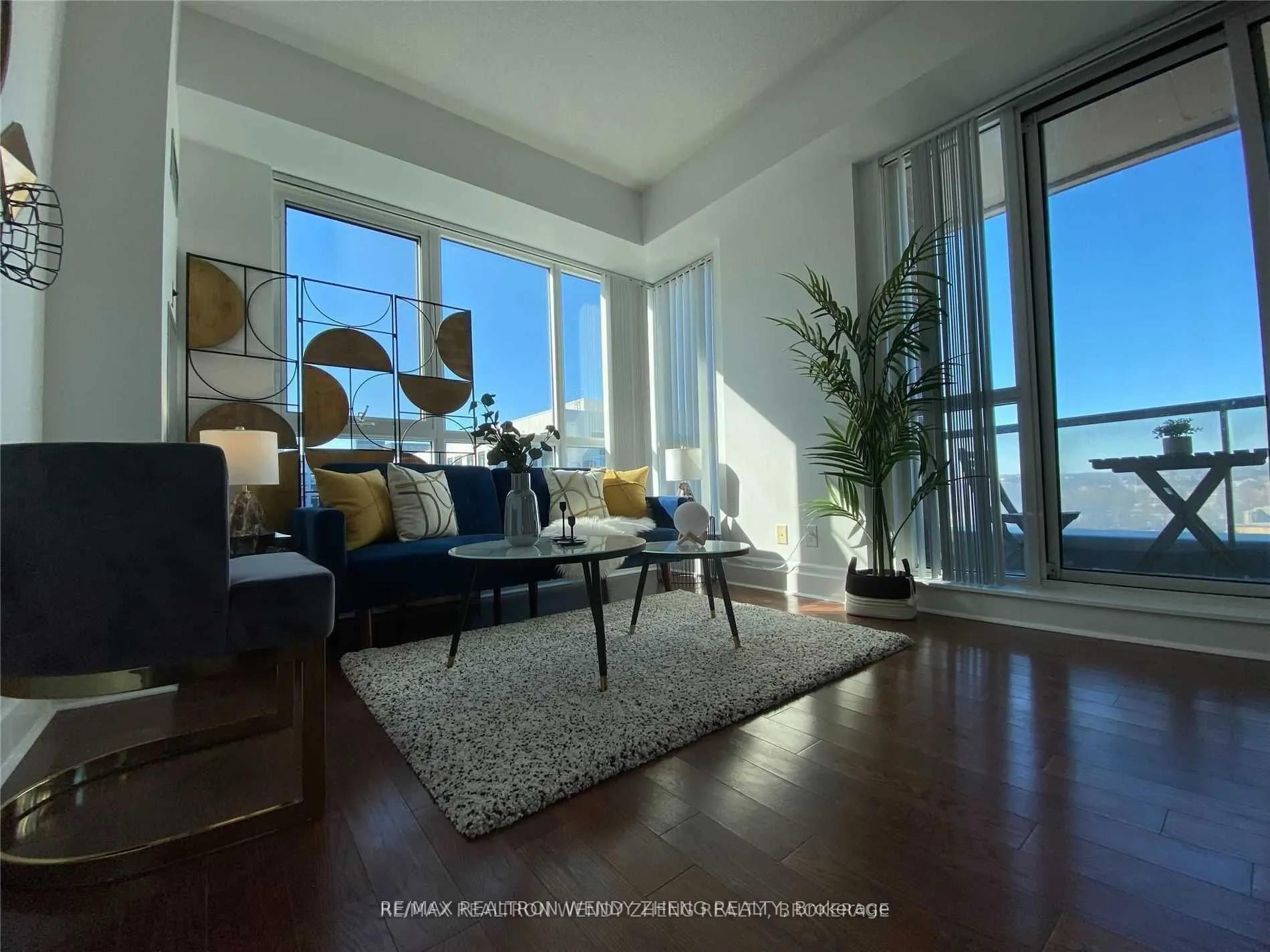 1 Upper Duke Crescent, #609