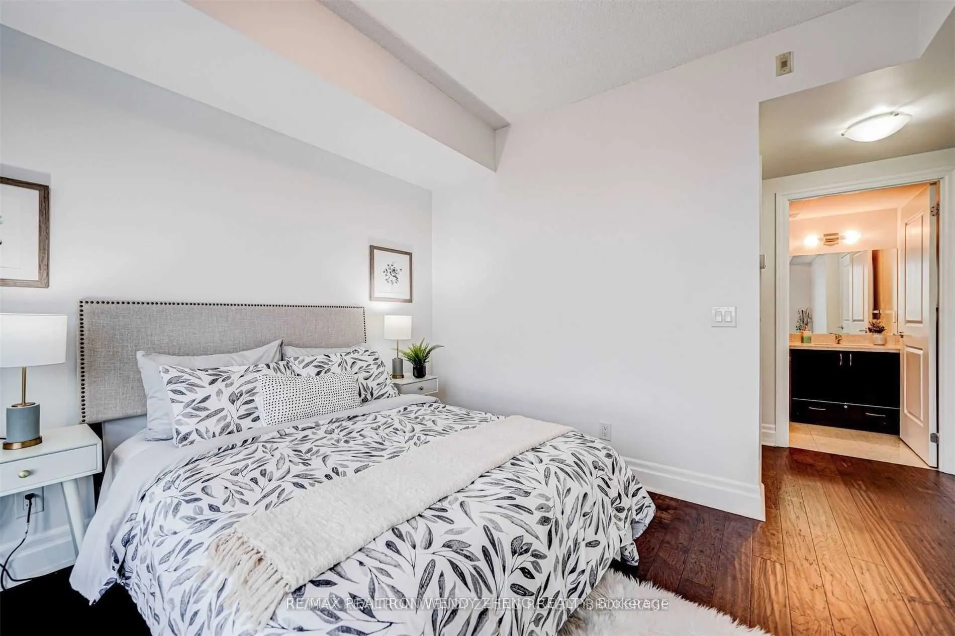 1 Upper Duke Crescent, #609