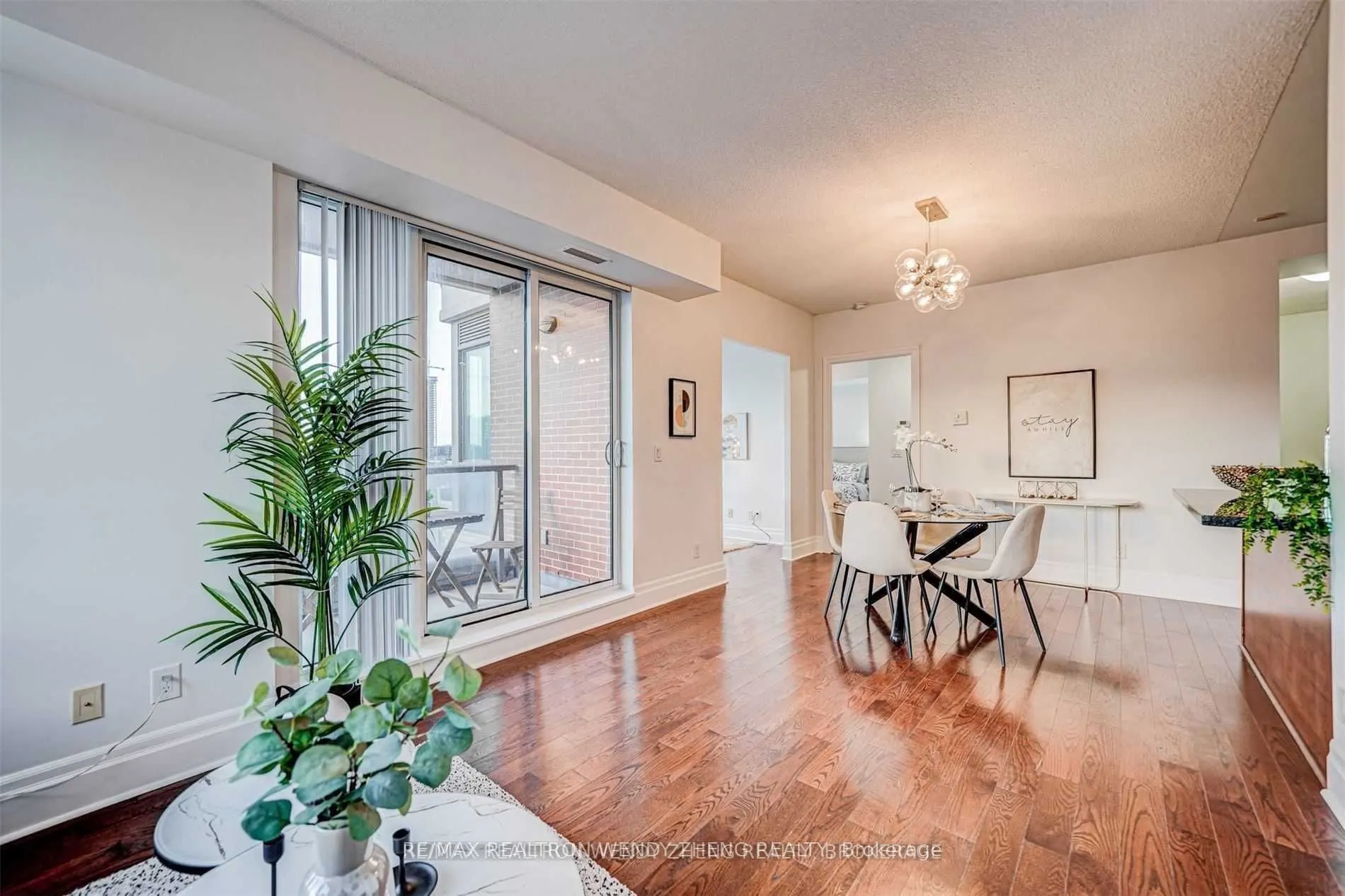 1 Upper Duke Crescent, #609