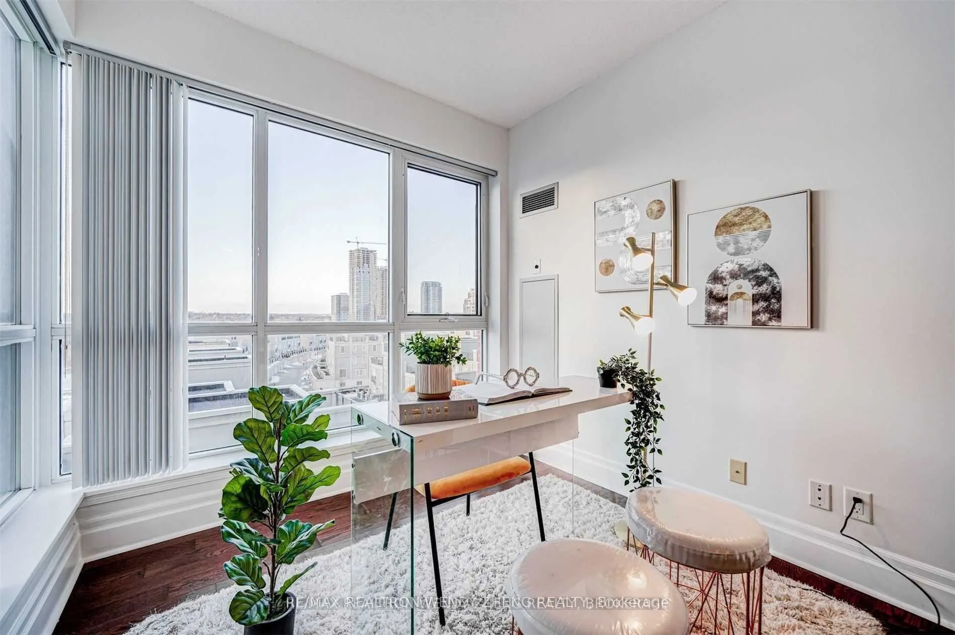 1 Upper Duke Crescent, #609