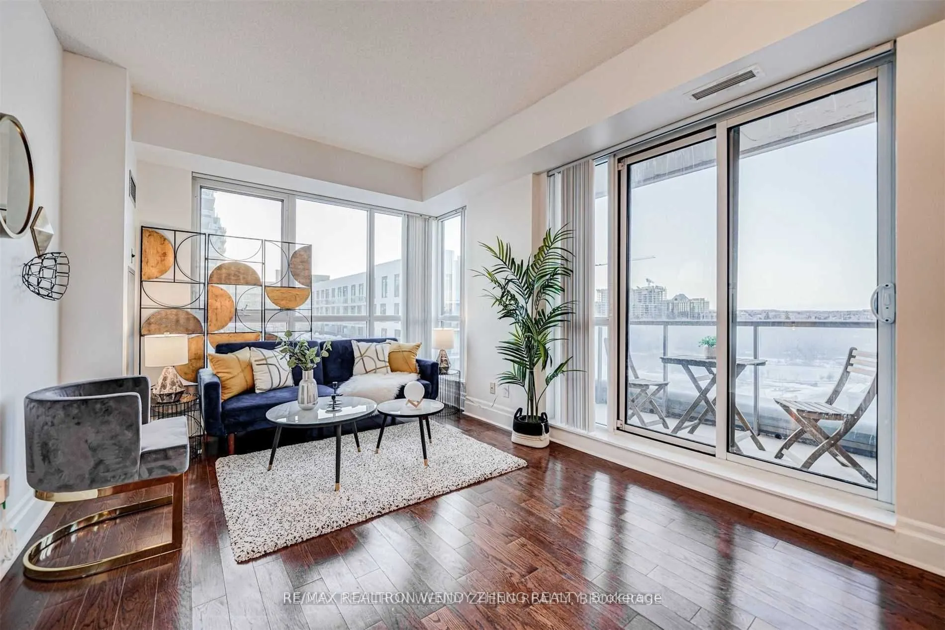 1 Upper Duke Crescent, #609