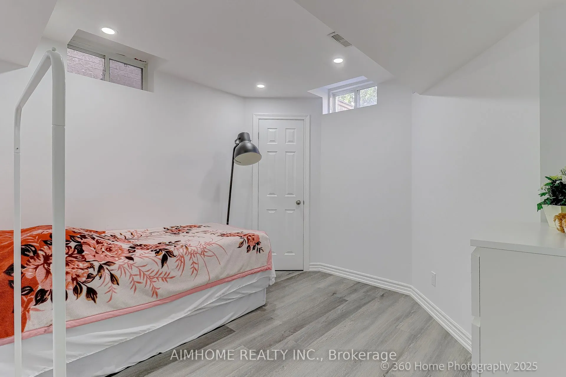 18 Saddlebrook Drive