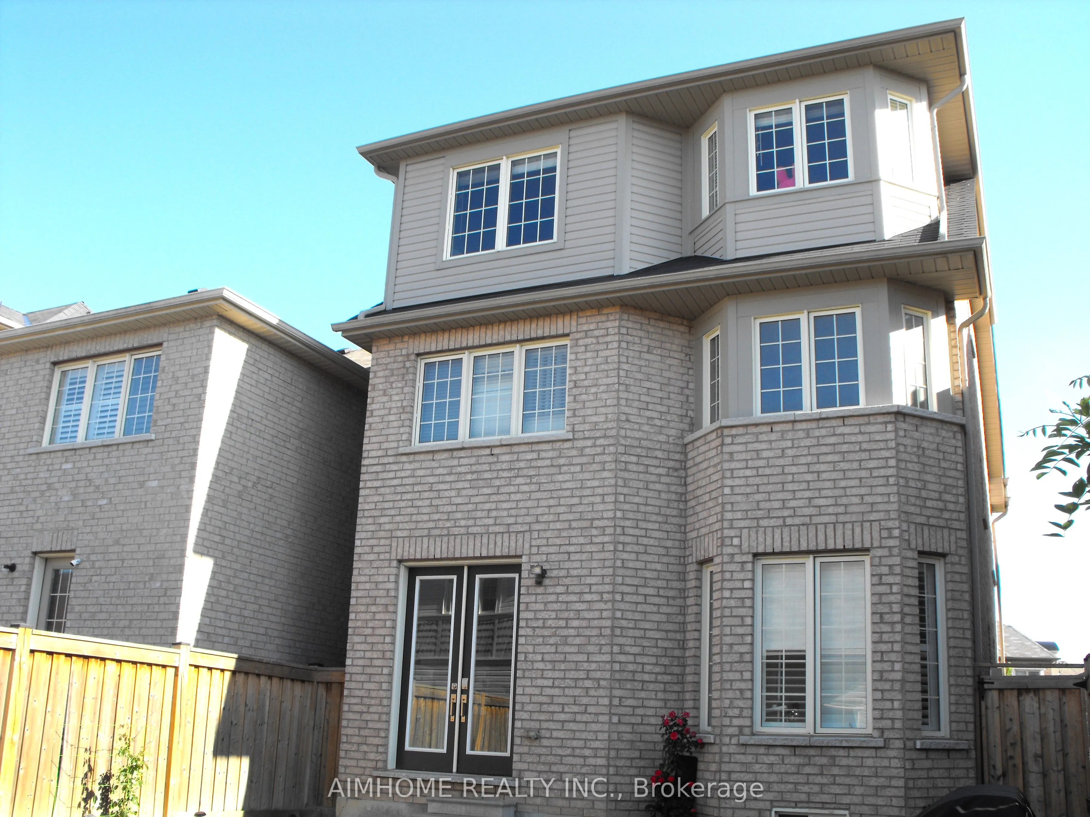 18 Saddlebrook Drive